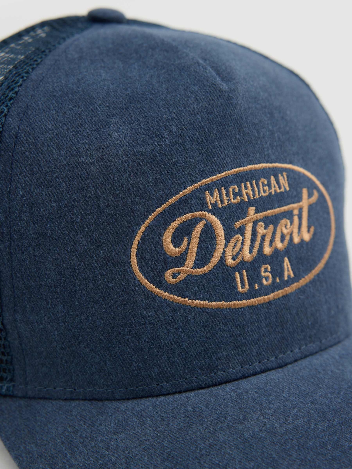 Boné trucker Detroit azul vista detalhe