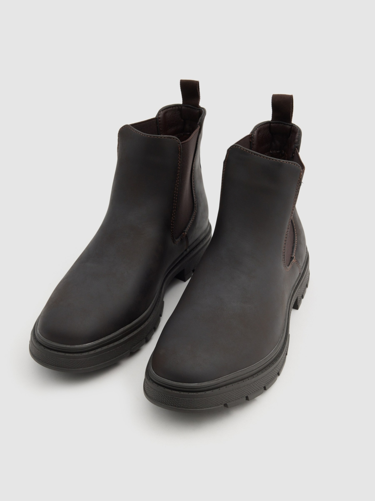 Chelsea boot with leather effect brown detail view