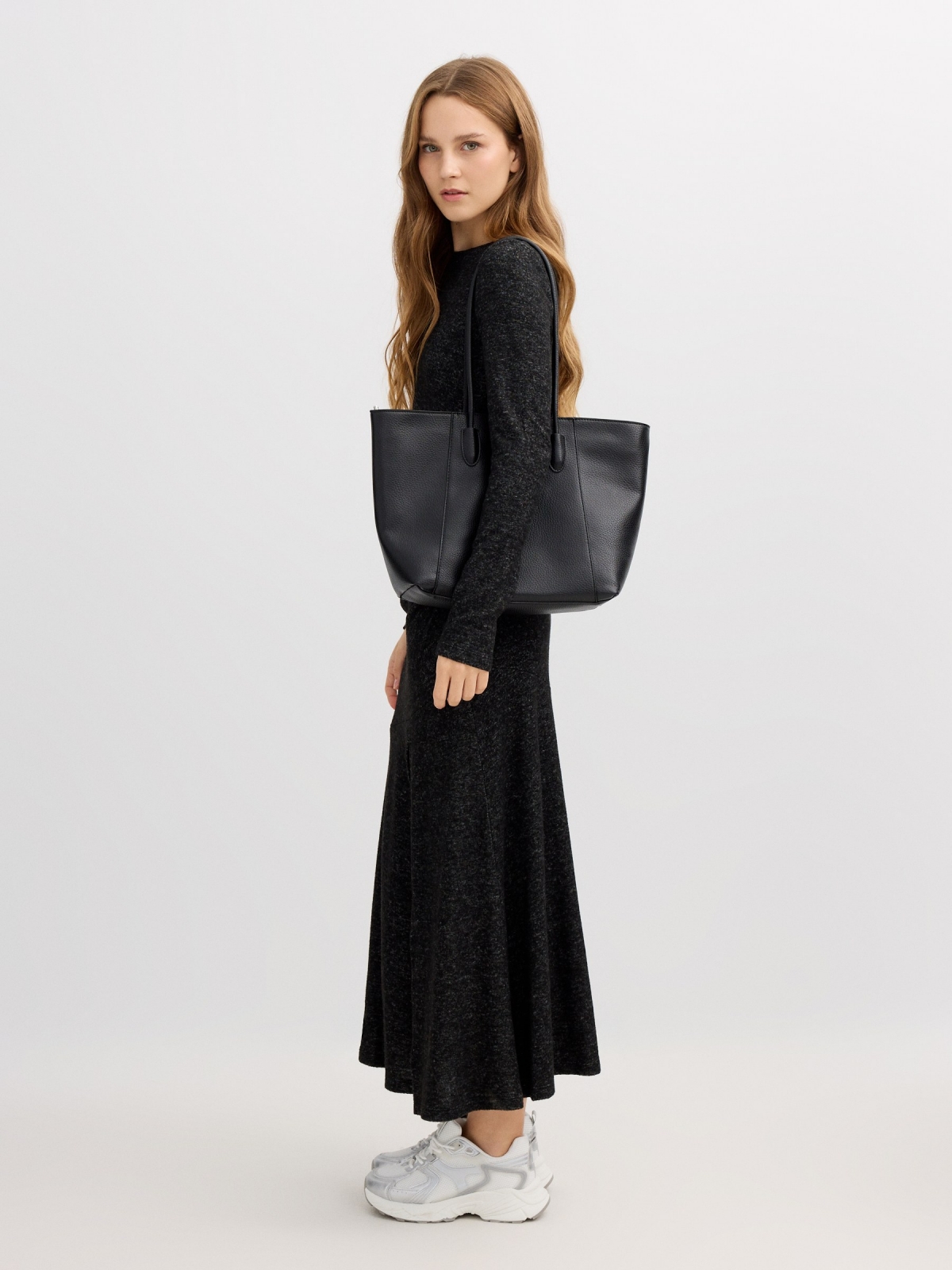Leather effect shopper bag black detail view
