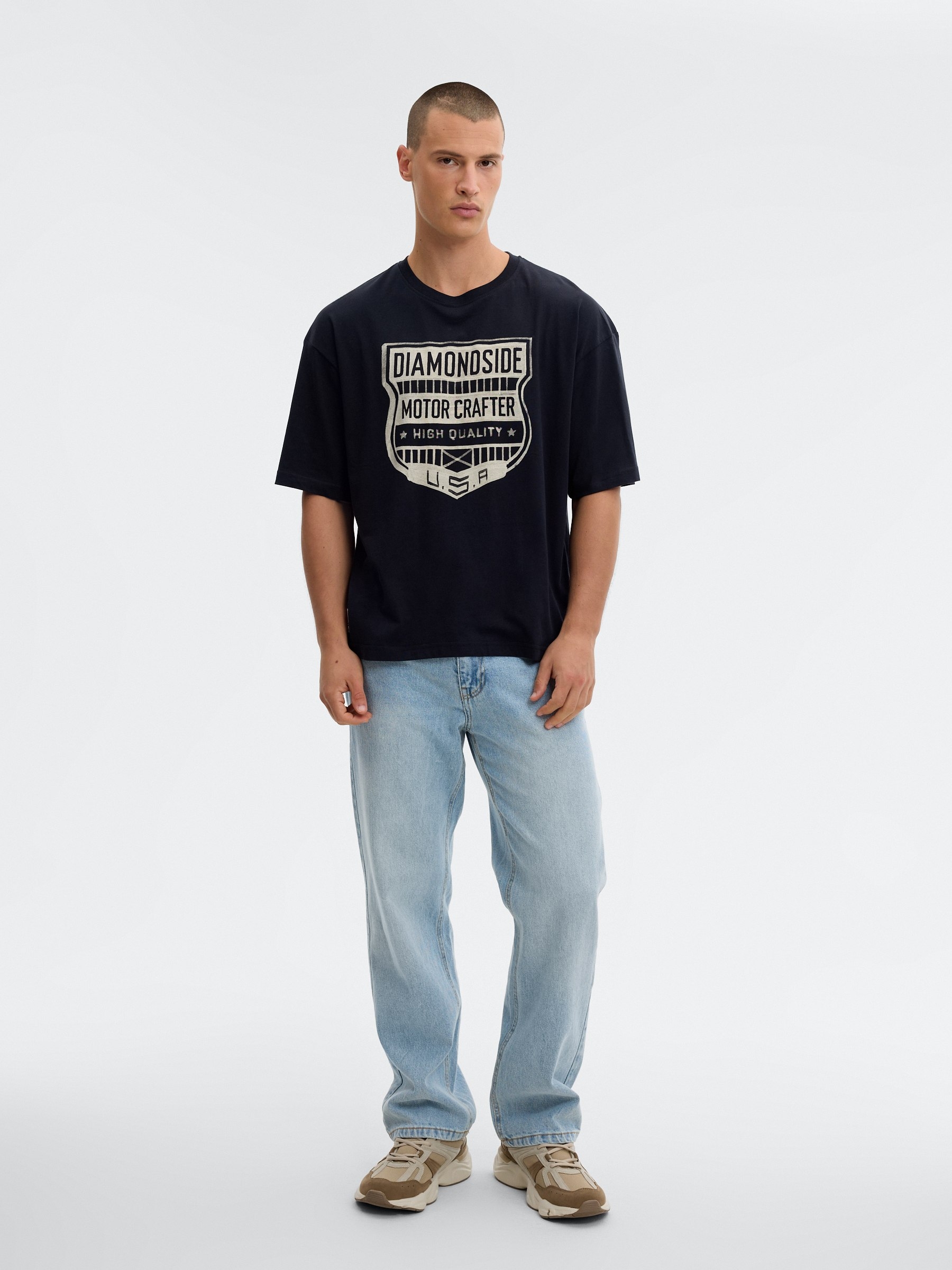 T-shirt com estampado motor crafter azul marinho vista meia frontal