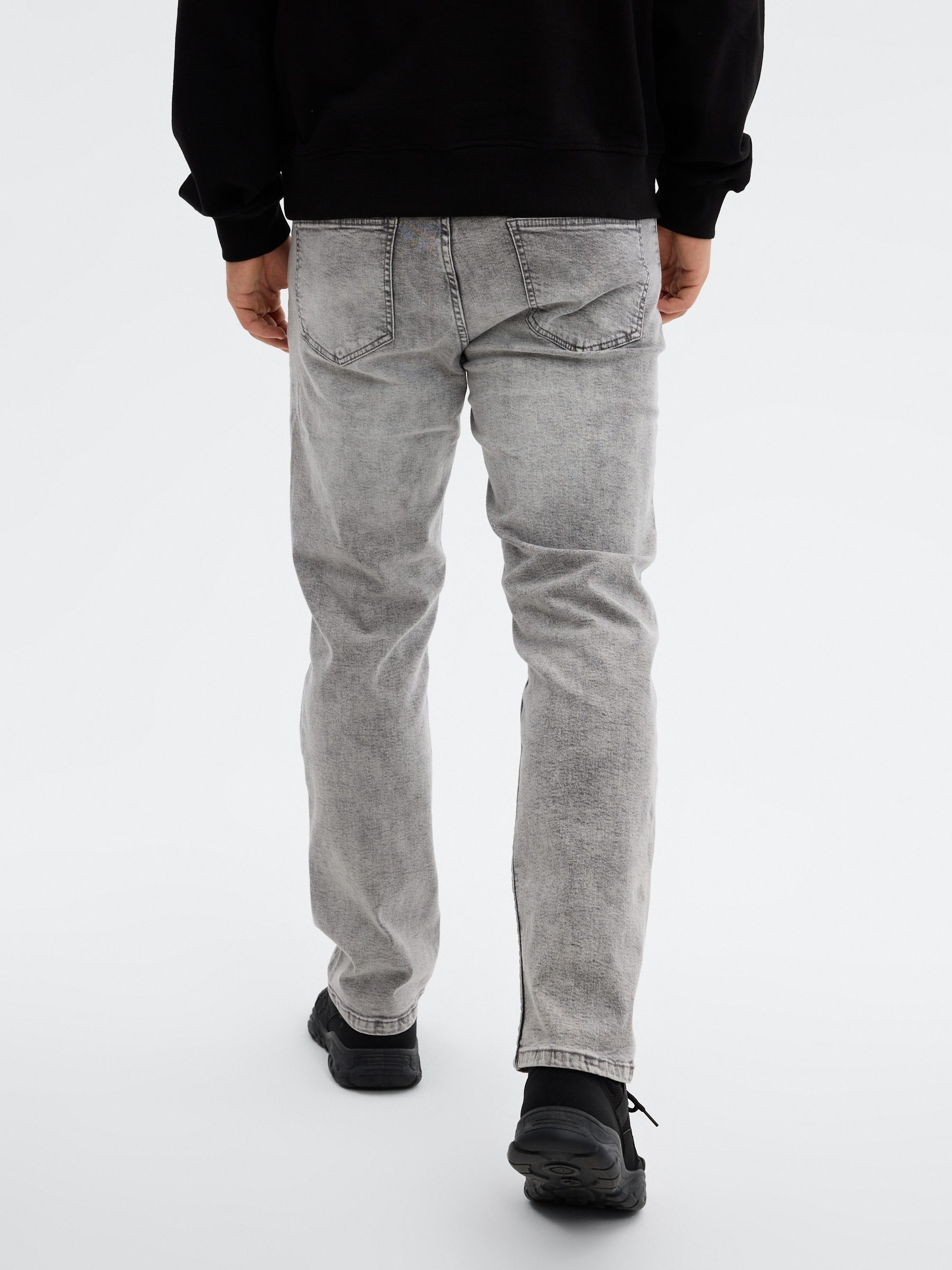 Jeans cinzentas de corte regular cinza vista geral frontal