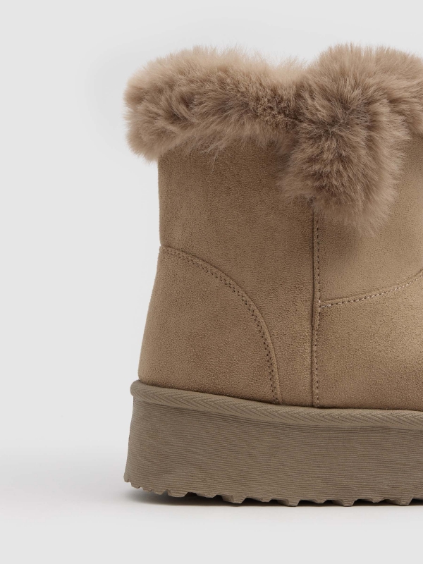 Botins plataforma pelo areia vista superior