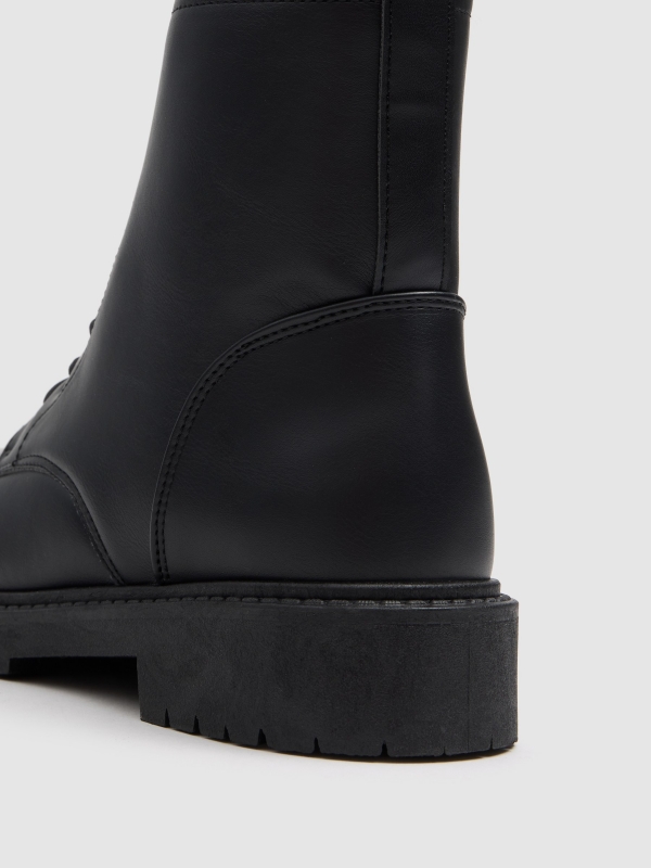 Botines planos cordones microfibra negro vista detalle