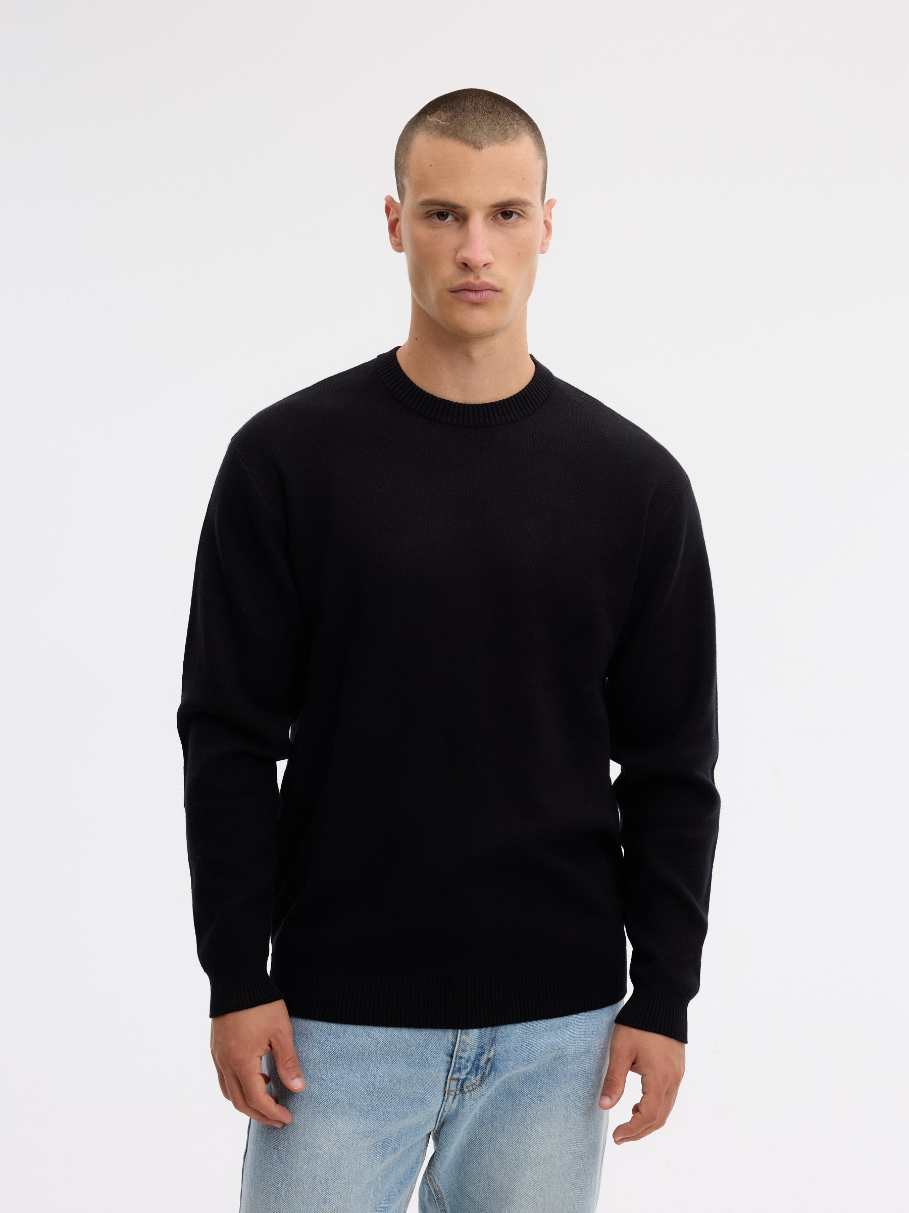 Jersey cuello redondo de punto negro vista media frontal