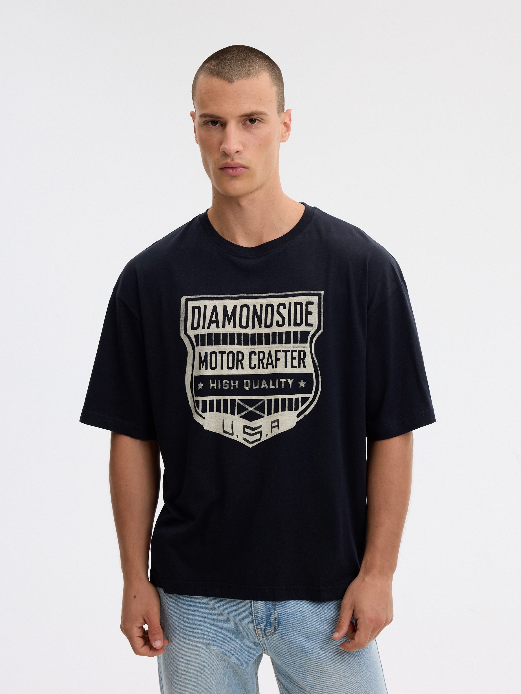 T-shirt com estampado motor crafter azul marinho vista meia frontal