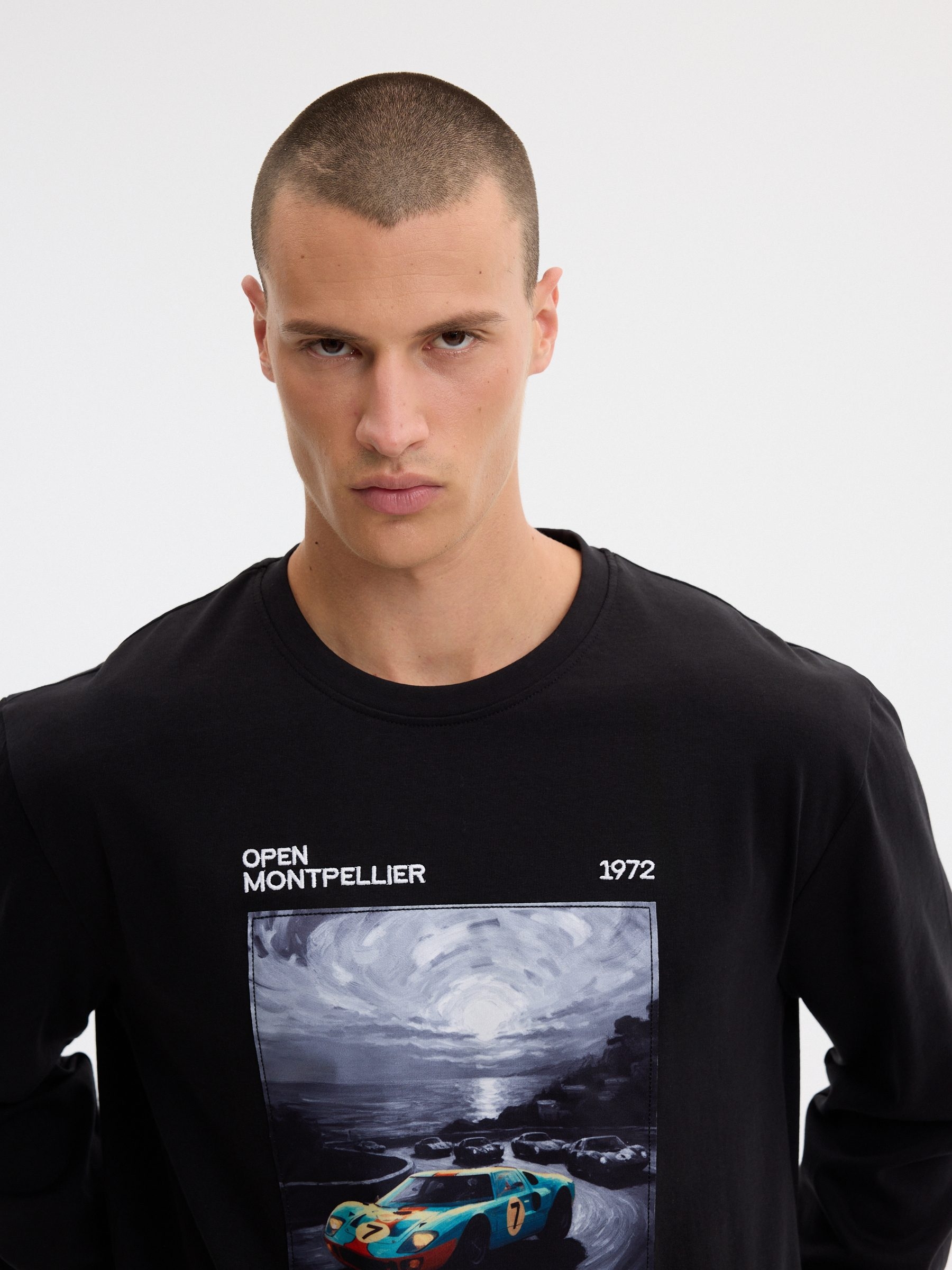 T-shirt manga comprida motor 1972 preto vista meia frontal