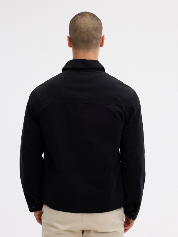 Sobrecamisa sarga cremallera negro vista media trasera