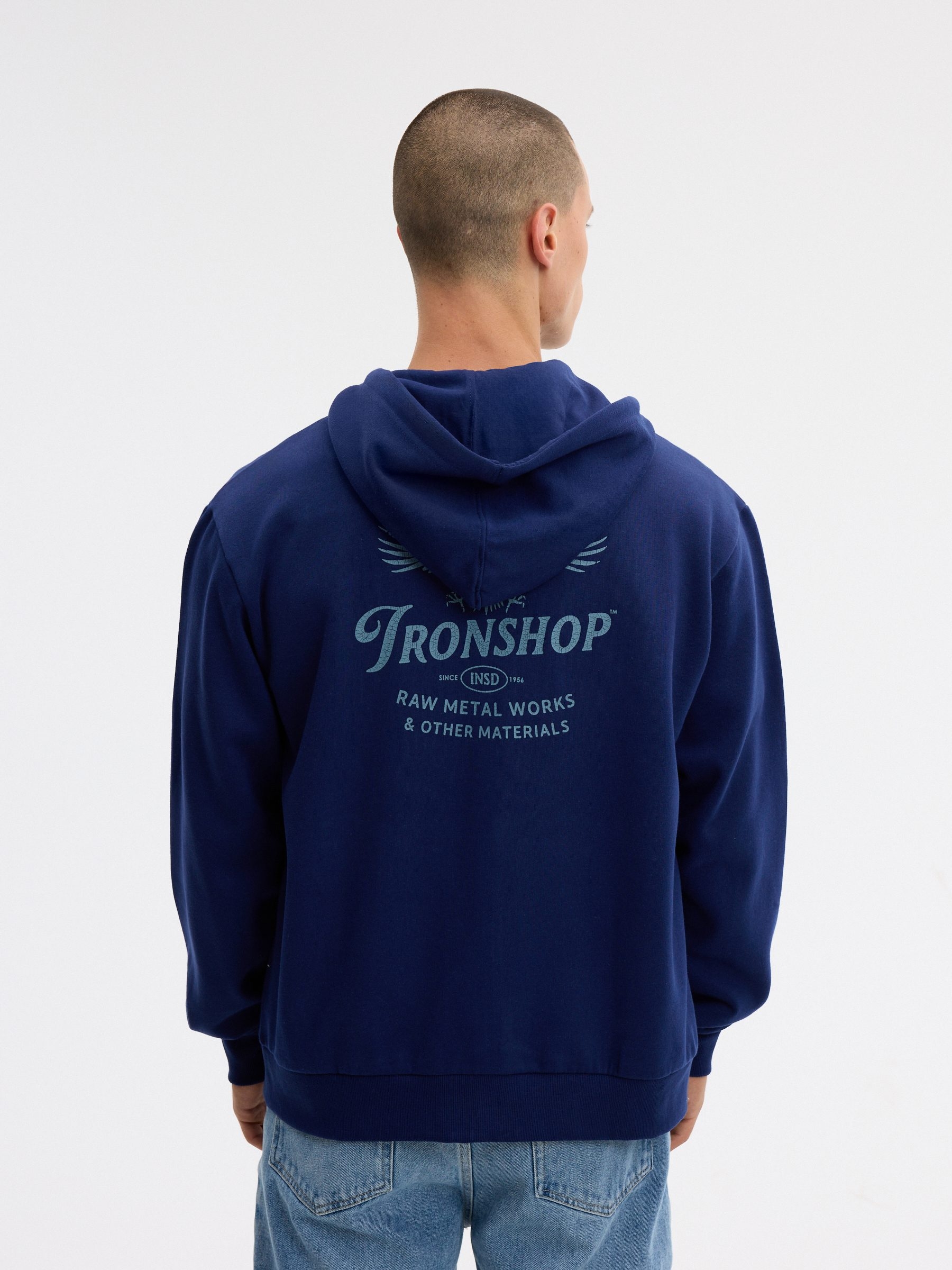 Casaco com capuz Ironshop azul marinho vista meia frontal