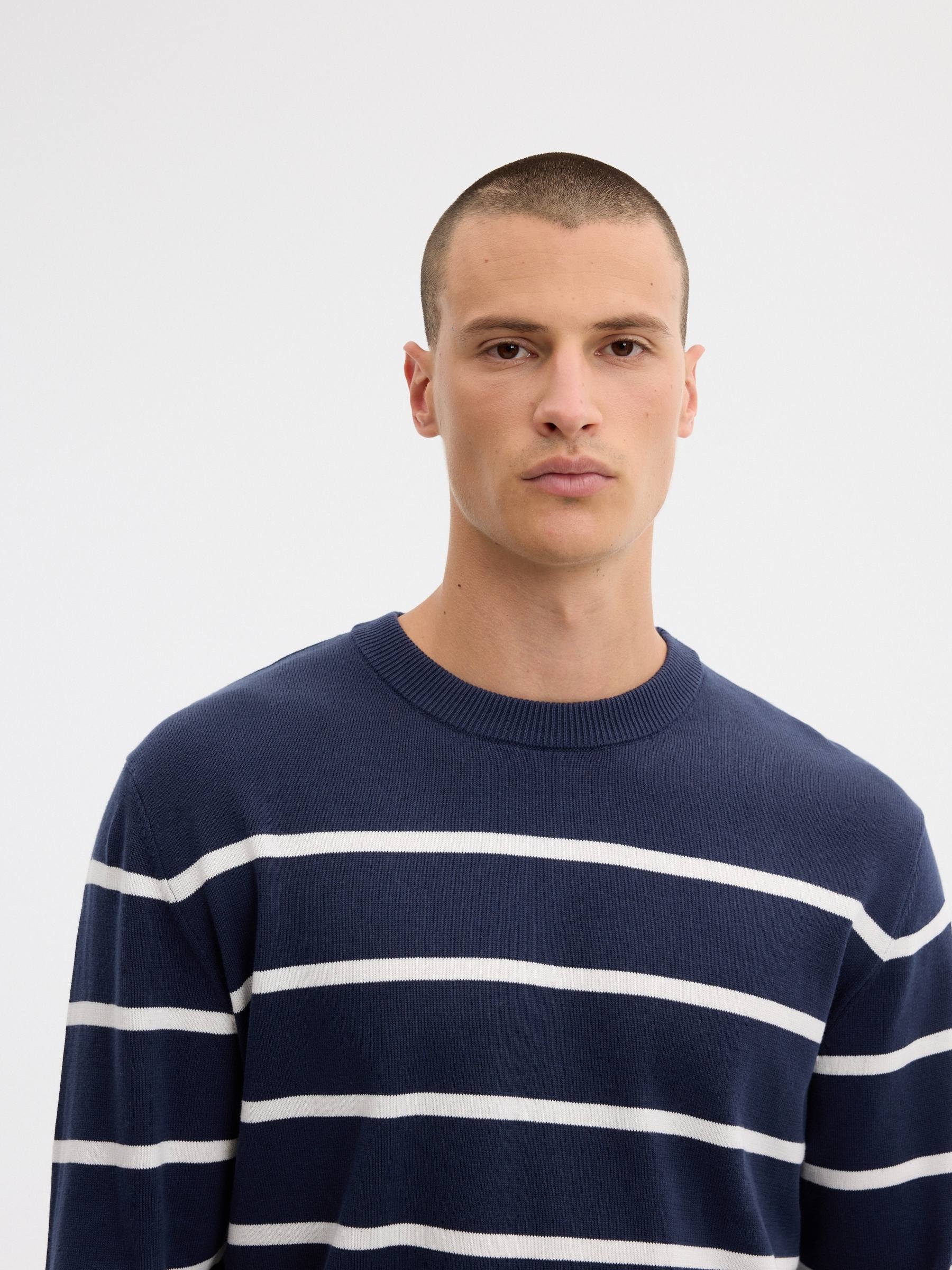 Round neck sweater with contrast stripes navy middle front view