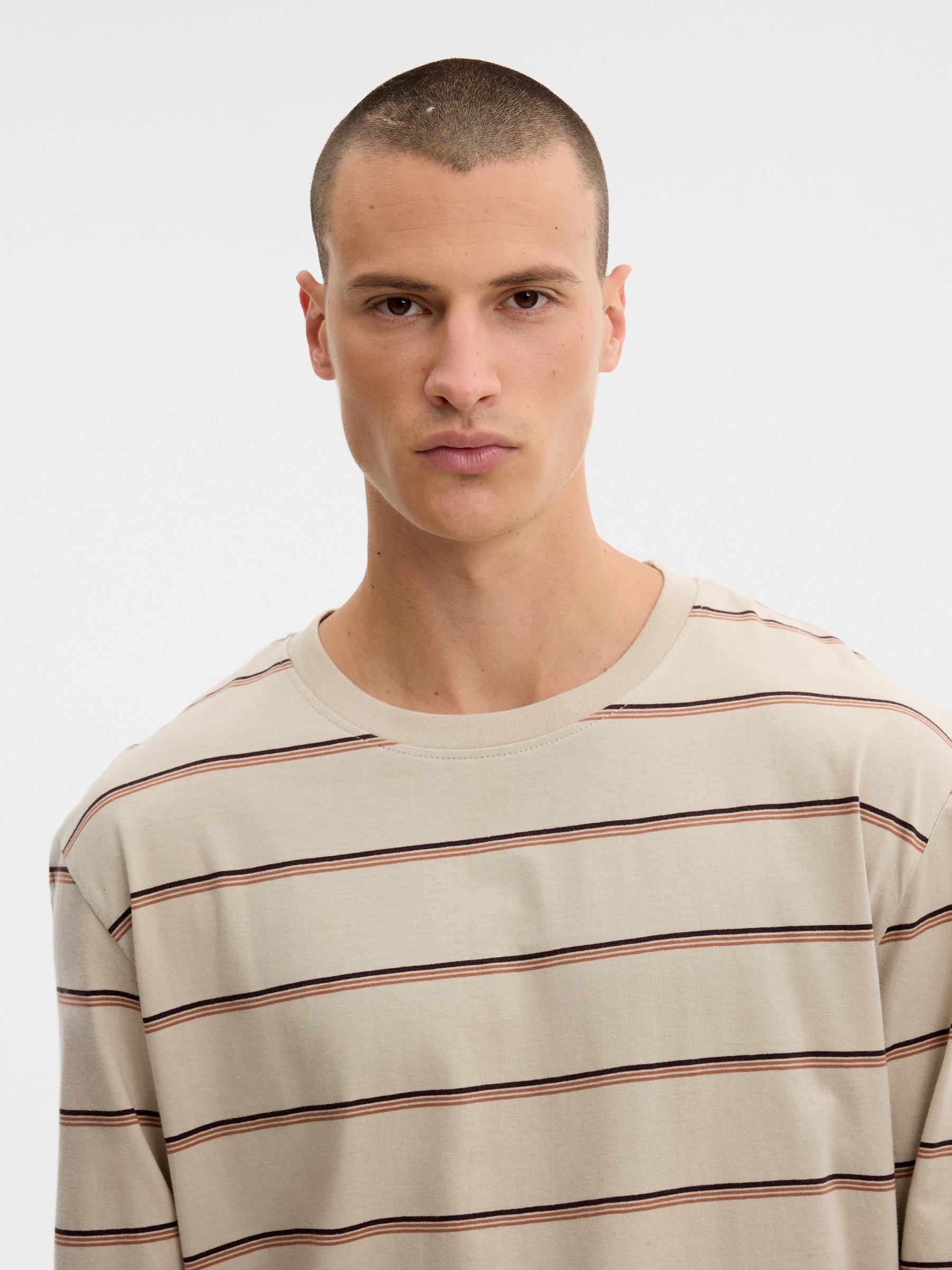 Long sleeve contrast stripes T-shirt raw middle front view