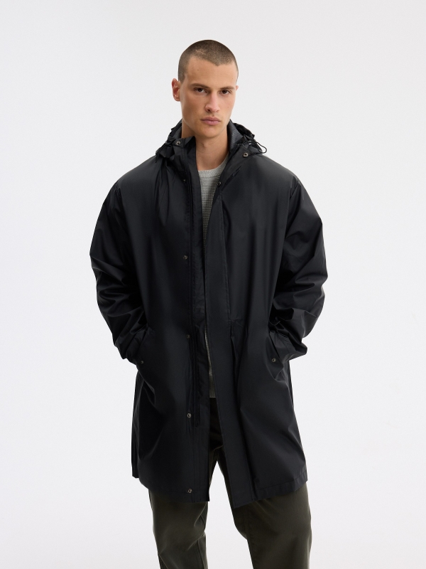 Parka tejido engomado negro vista general frontal