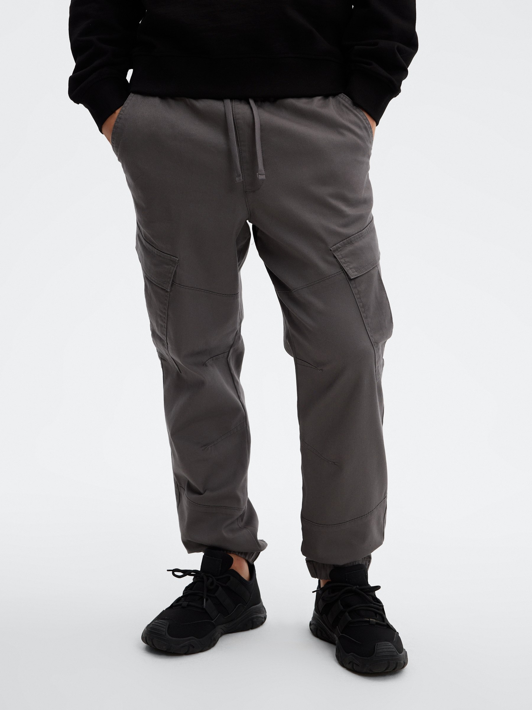 Calça cargo jogger de cintura alta cinza meio vista geral frontal