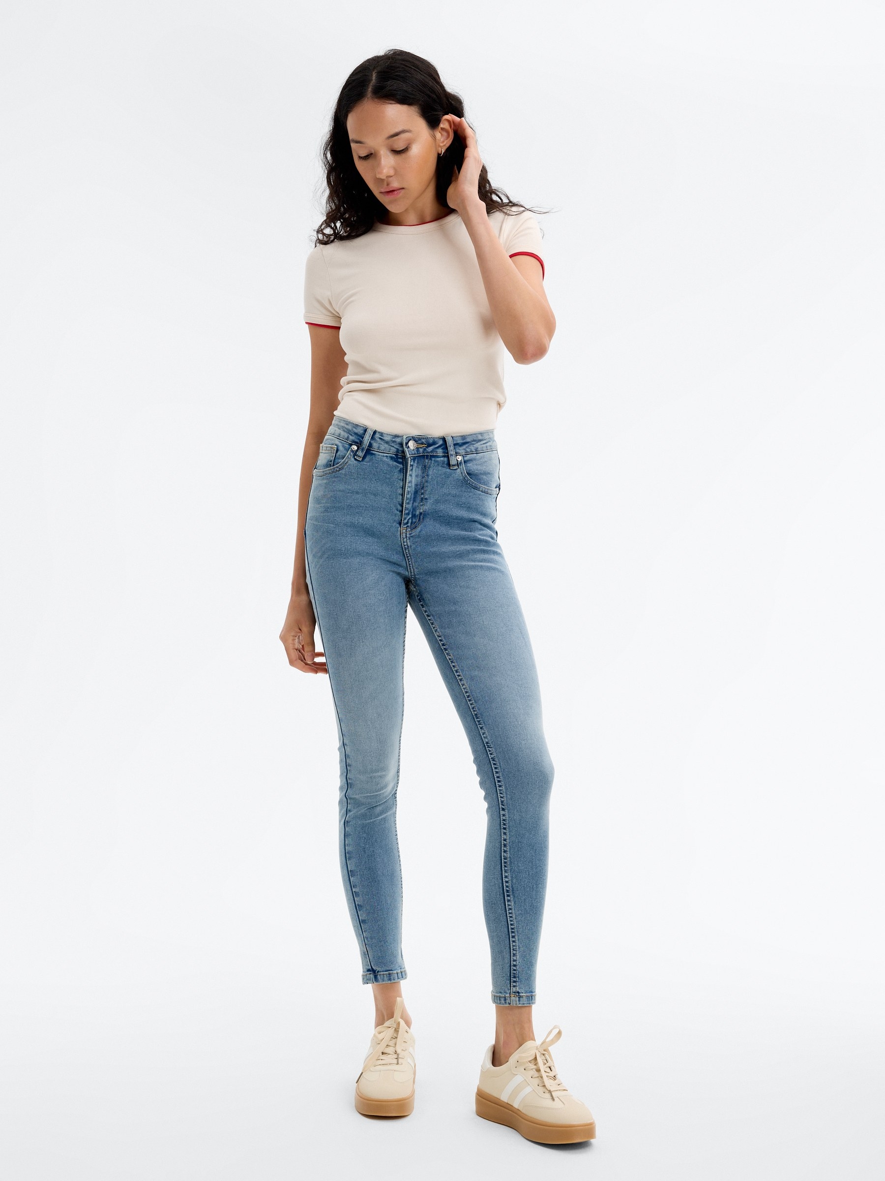 Jeans mid rise skinny push up azul claro vista geral frontal