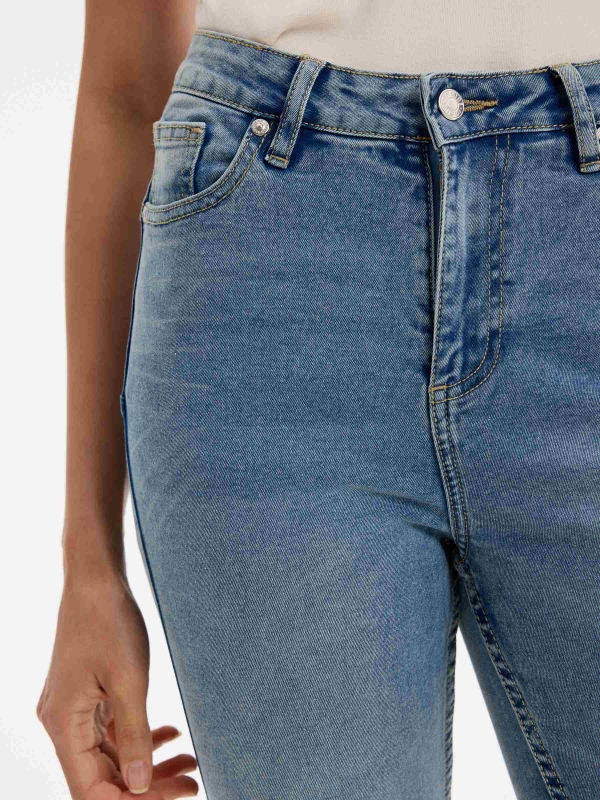 Jeans mid rise skinny push up light blue detail view