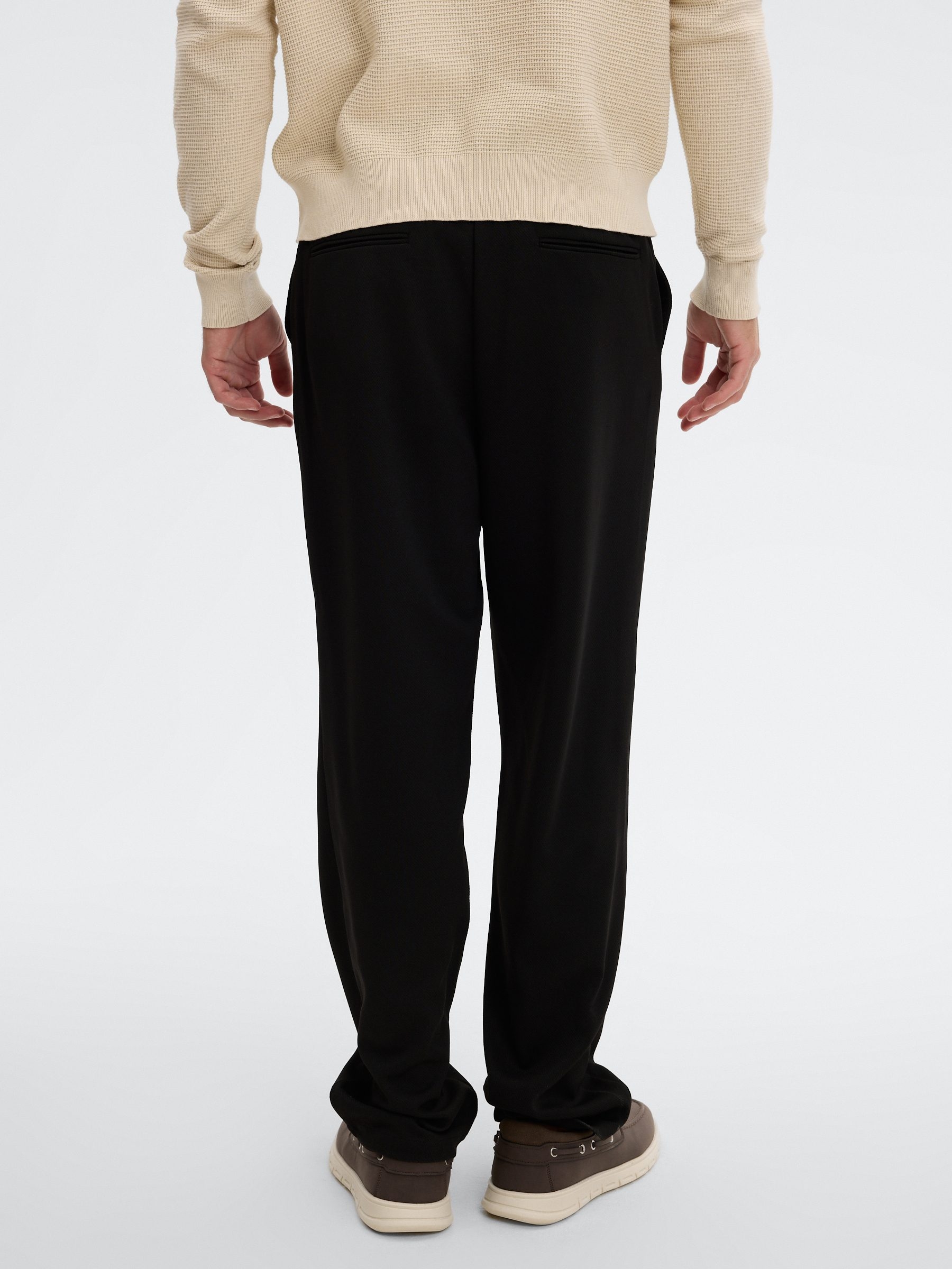 Pantalón chino de poliéster tiro alto negro vista general frontal