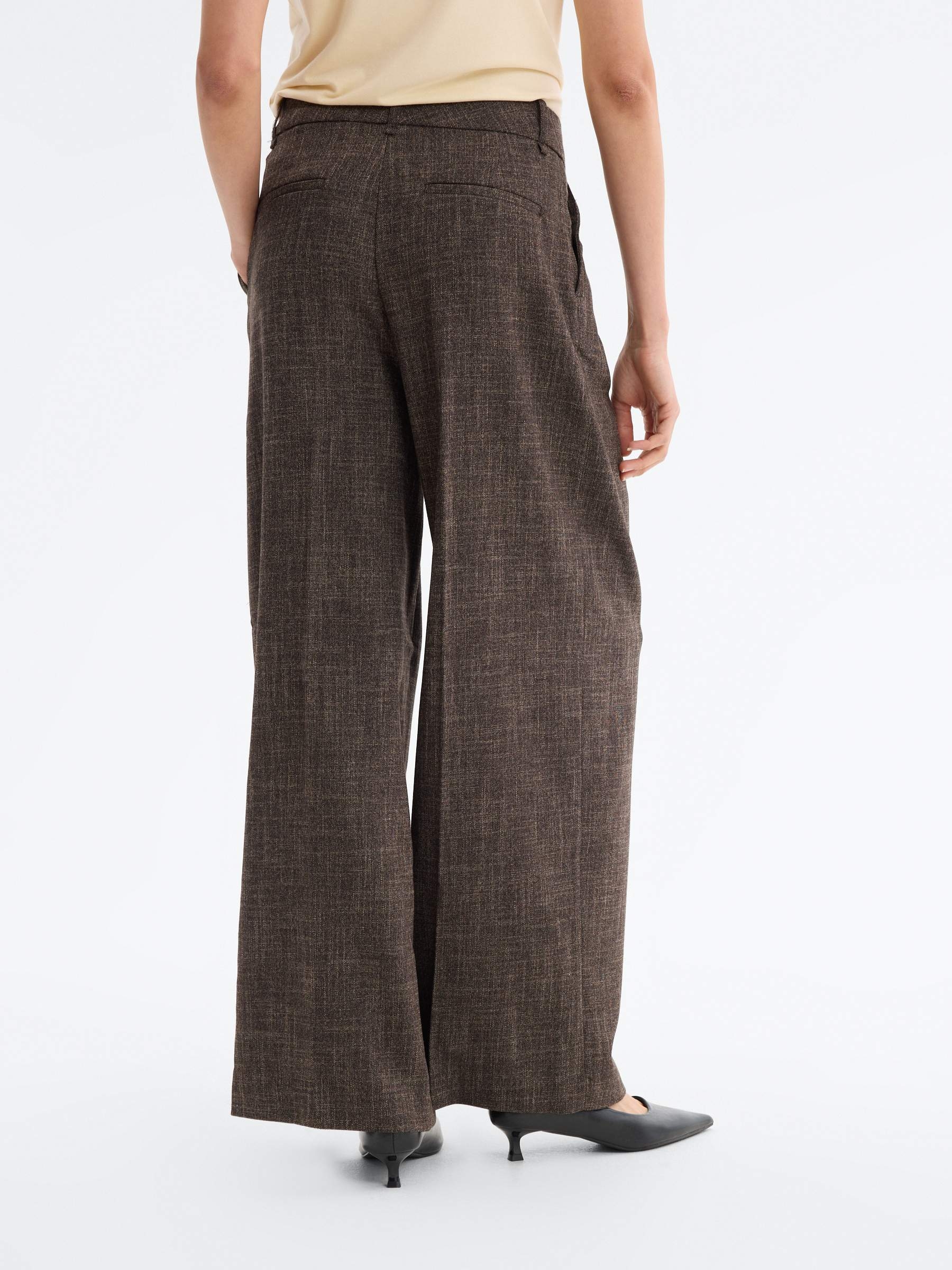 Pantalón sastre amplio jacquard marrón oscuro vista general frontal