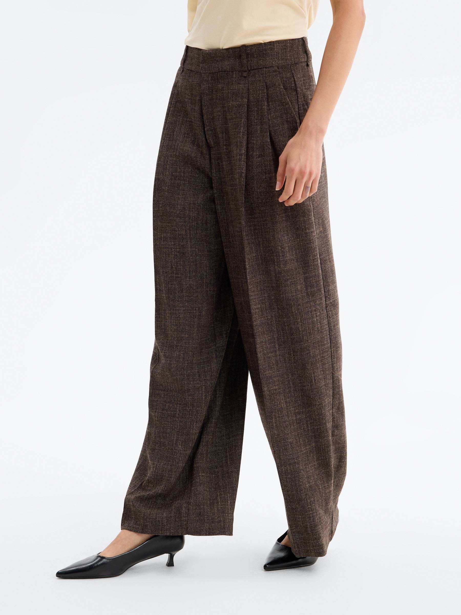 Pantalón sastre amplio jacquard marrón oscuro vista general frontal