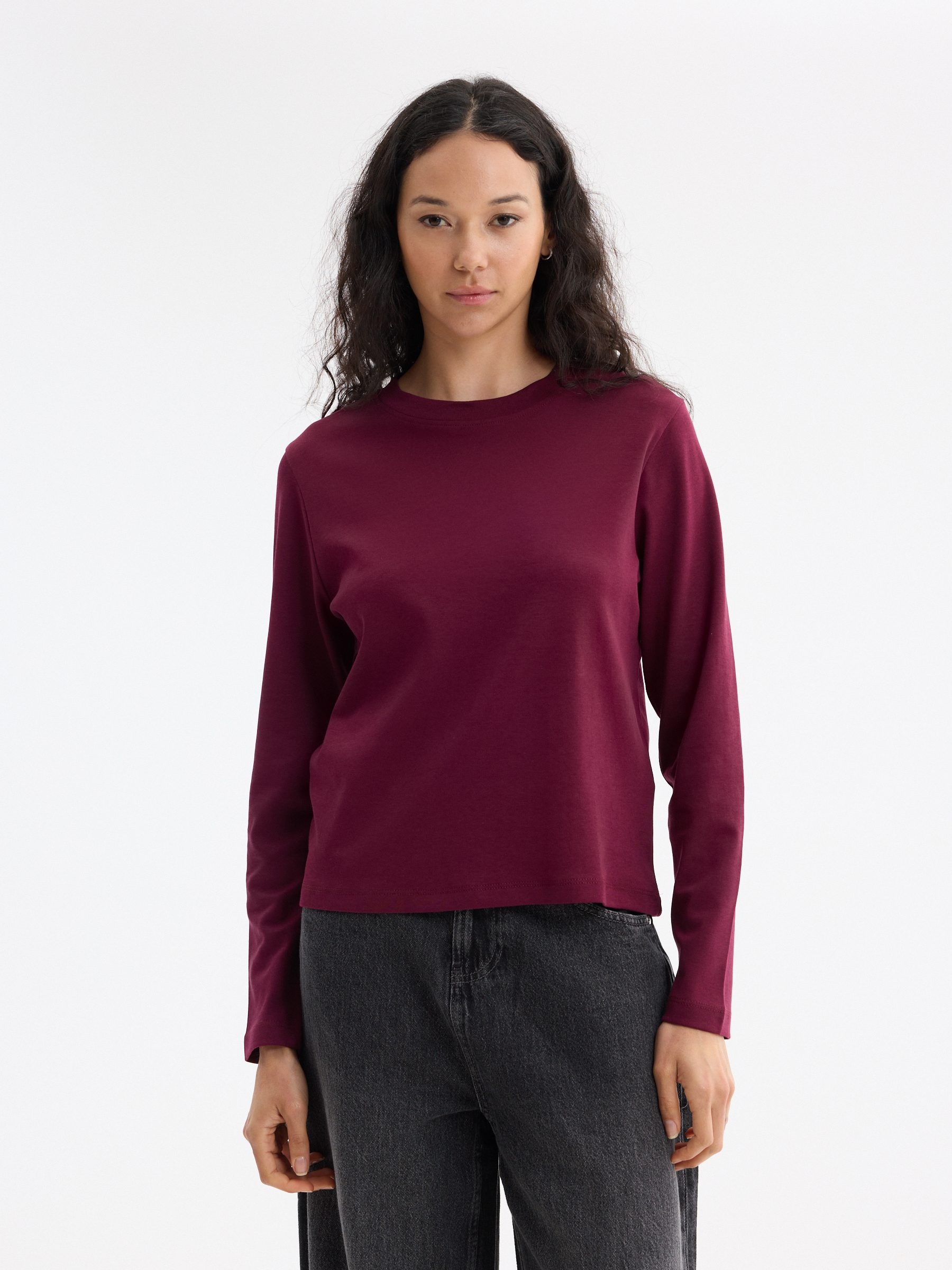 Basic cotton long-sleeve Tshirt aubergine middle front view