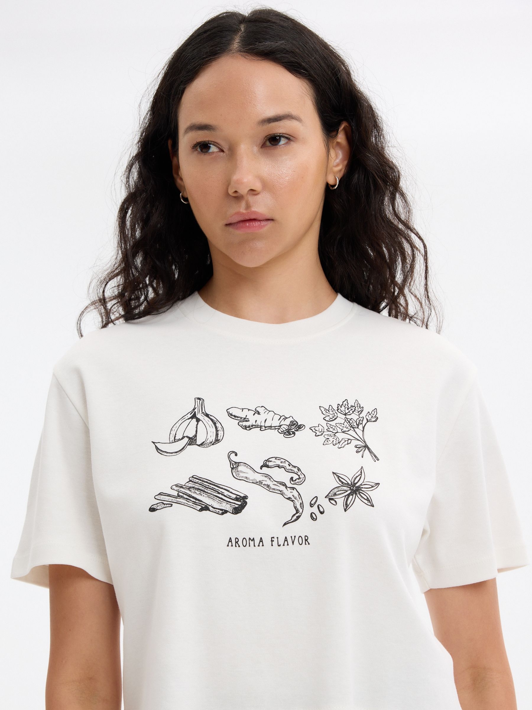 T-shirt manga curta estampada off white vista meia frontal