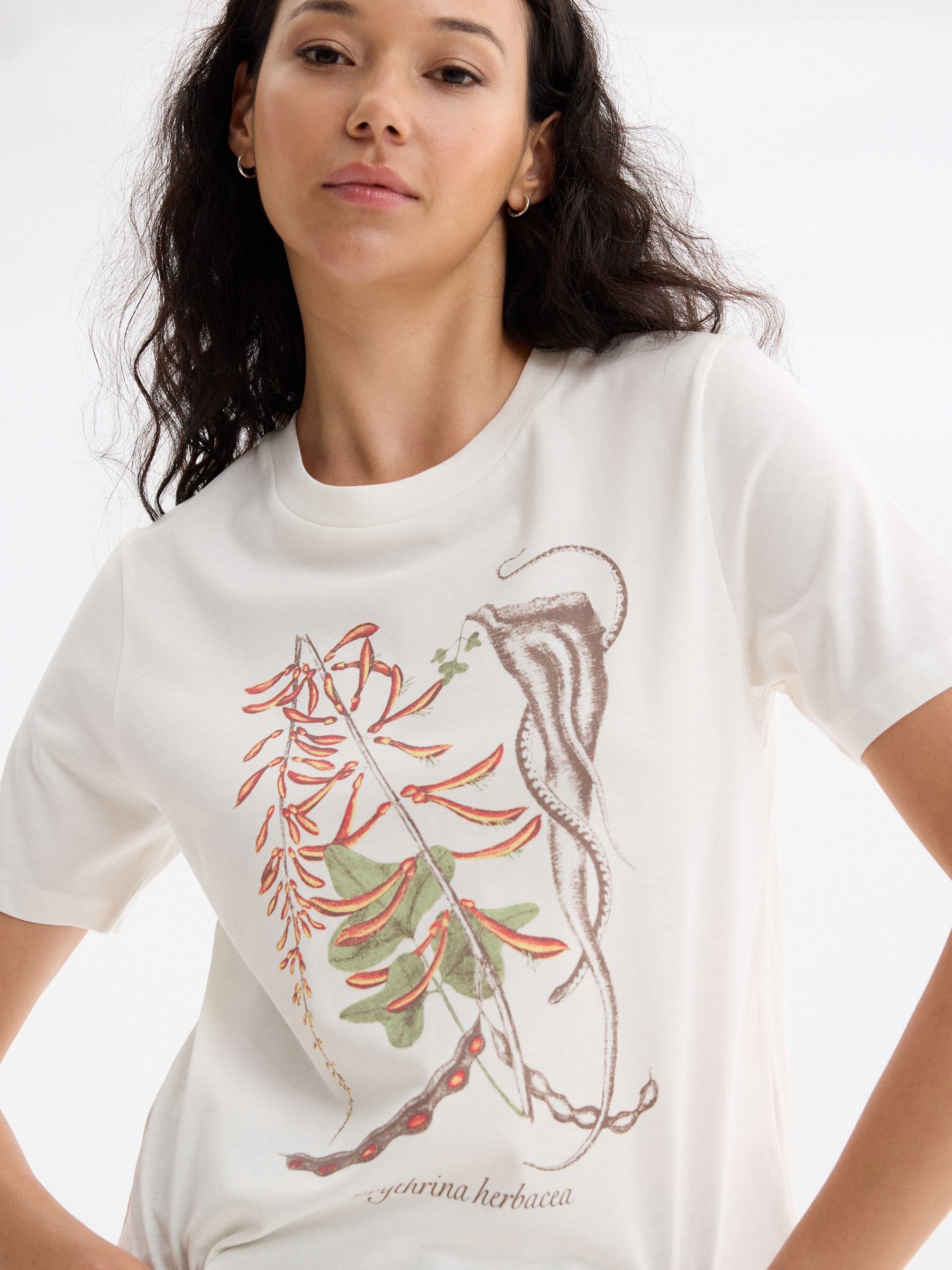 Regular fit short sleeve floral t-shirt off white middle front view
