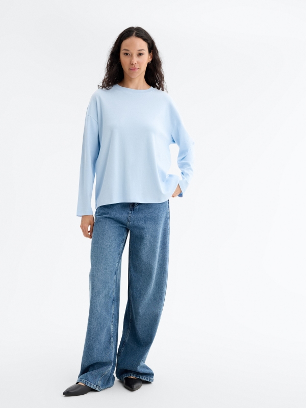 Basic oversized long-sleeve t-shirt light blue front view