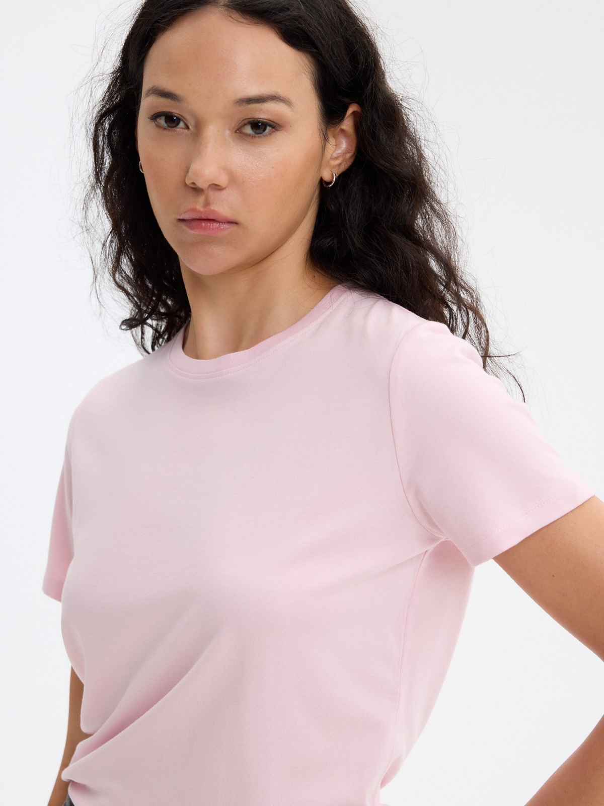 Camiseta regular fit modal rosa claro vista detalle