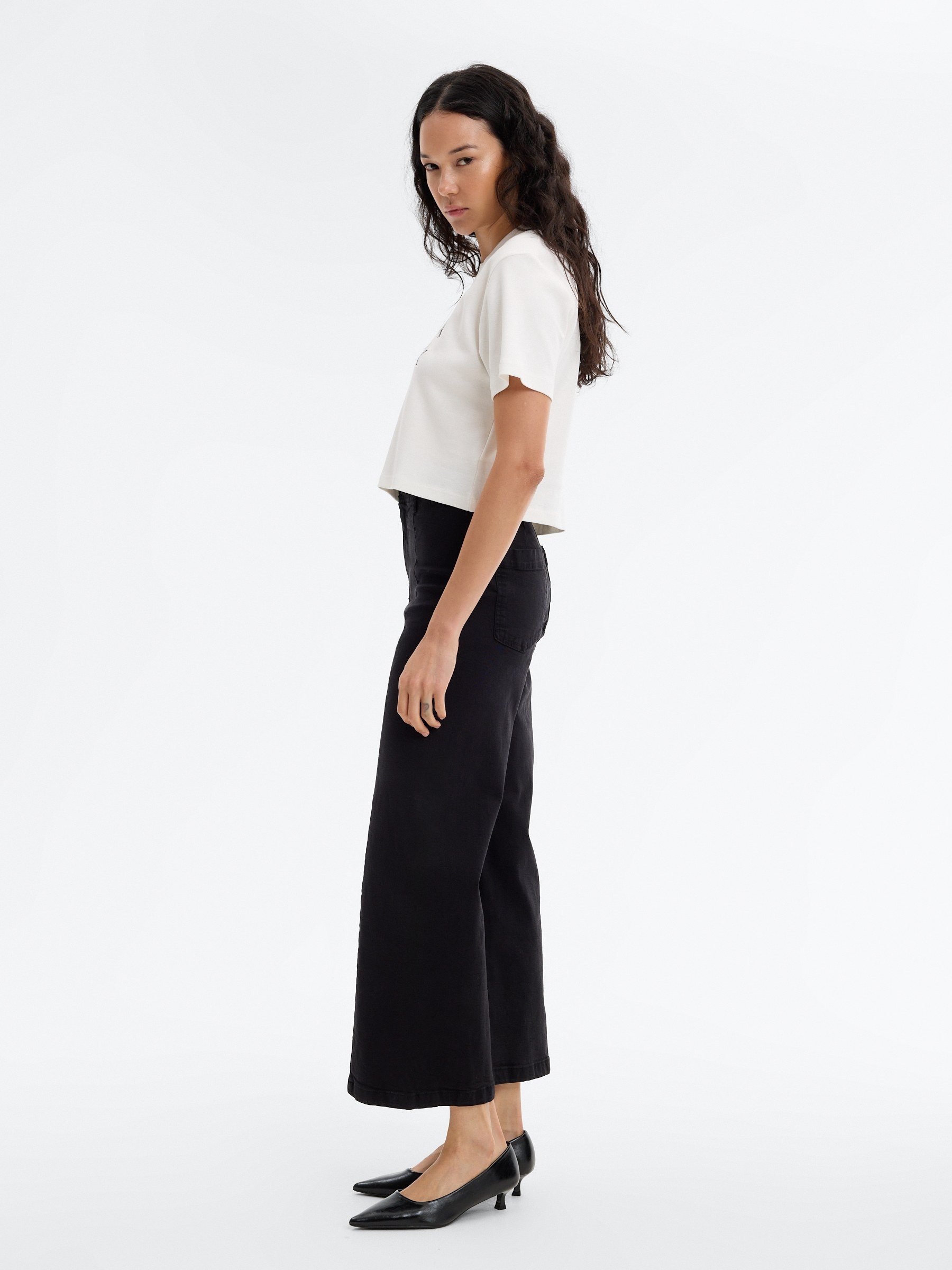 Calça culotte de cintura alta preto vista geral frontal