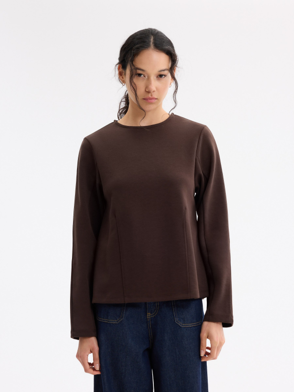 Camiseta barrel manga longa chocolate vista meia frontal