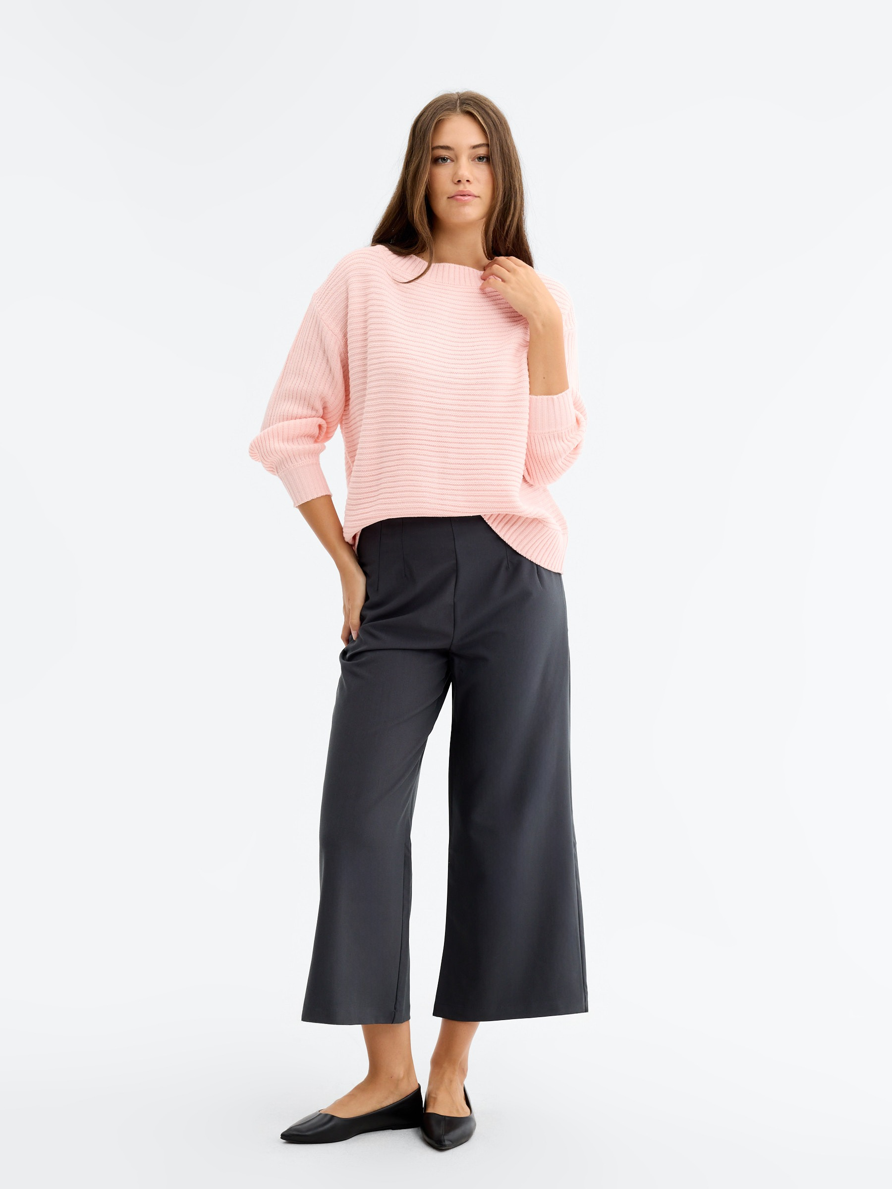 Calça culotte básica cinza escuro vista geral frontal