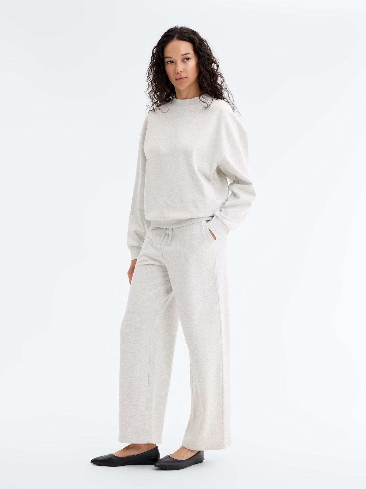 Pantalón chándal wide leg melange claro vista general frontal