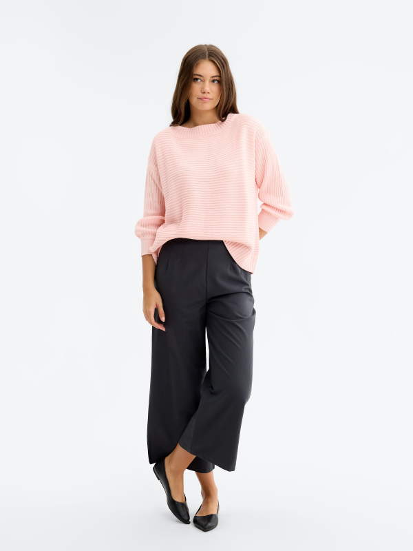 Basic knit boat neck sweater light pink front view