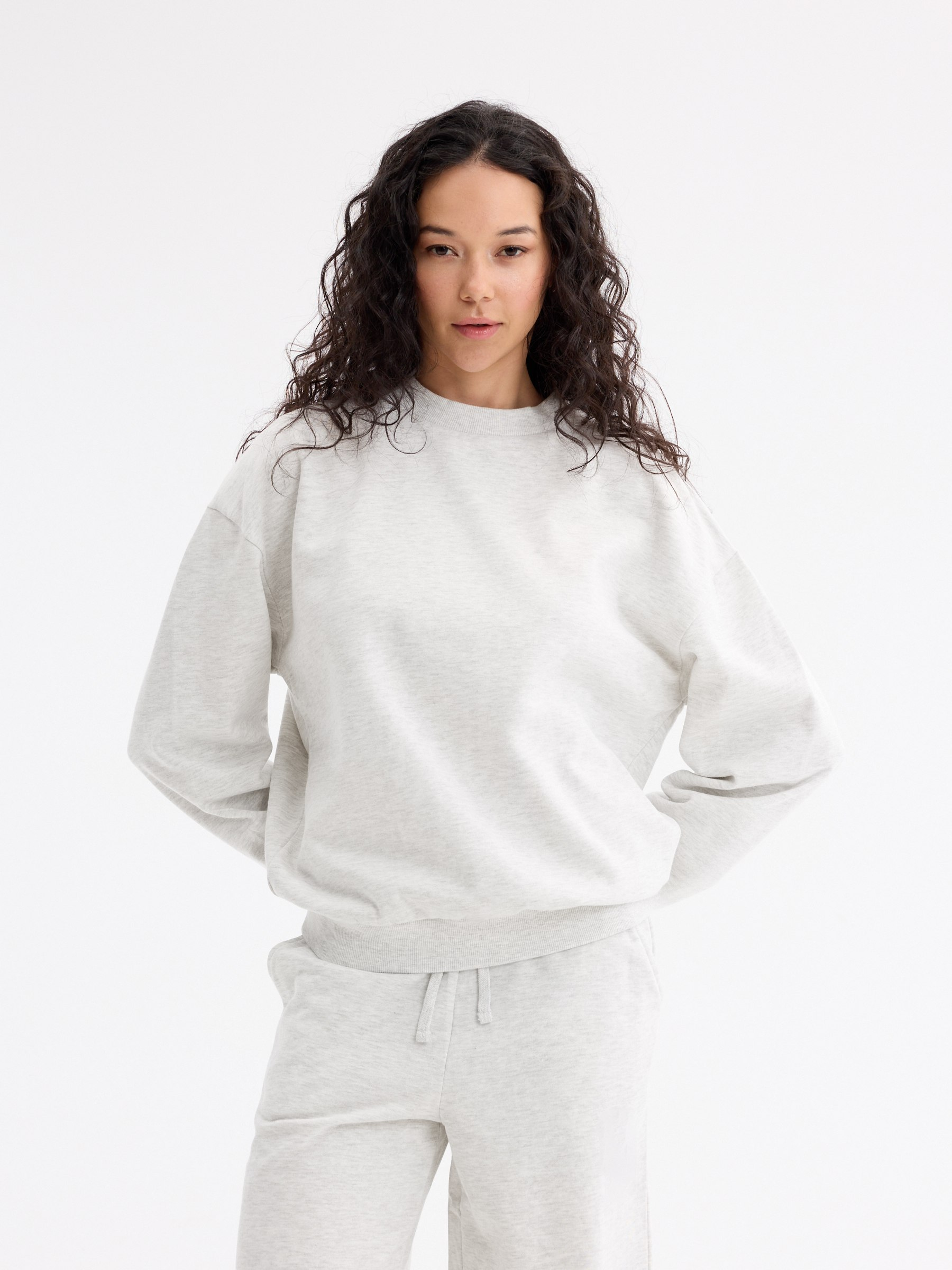 Basic crew neck sweatshirt light melange middle front view
