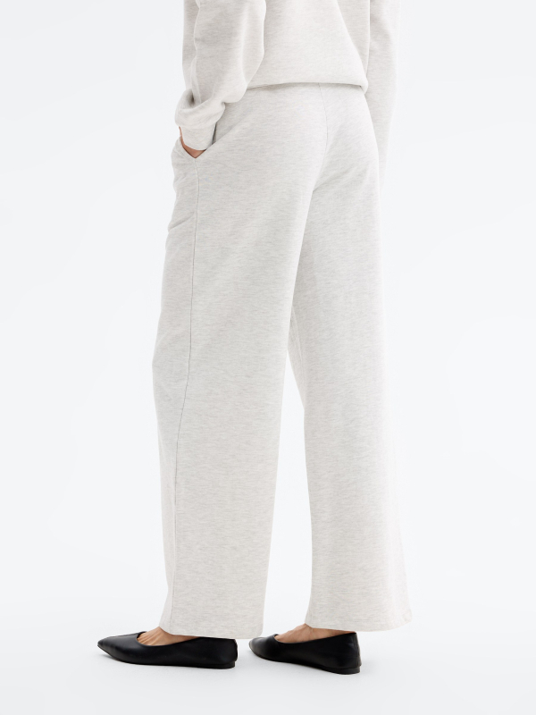 Calça de moletom wide leg melange claro vista meia traseira