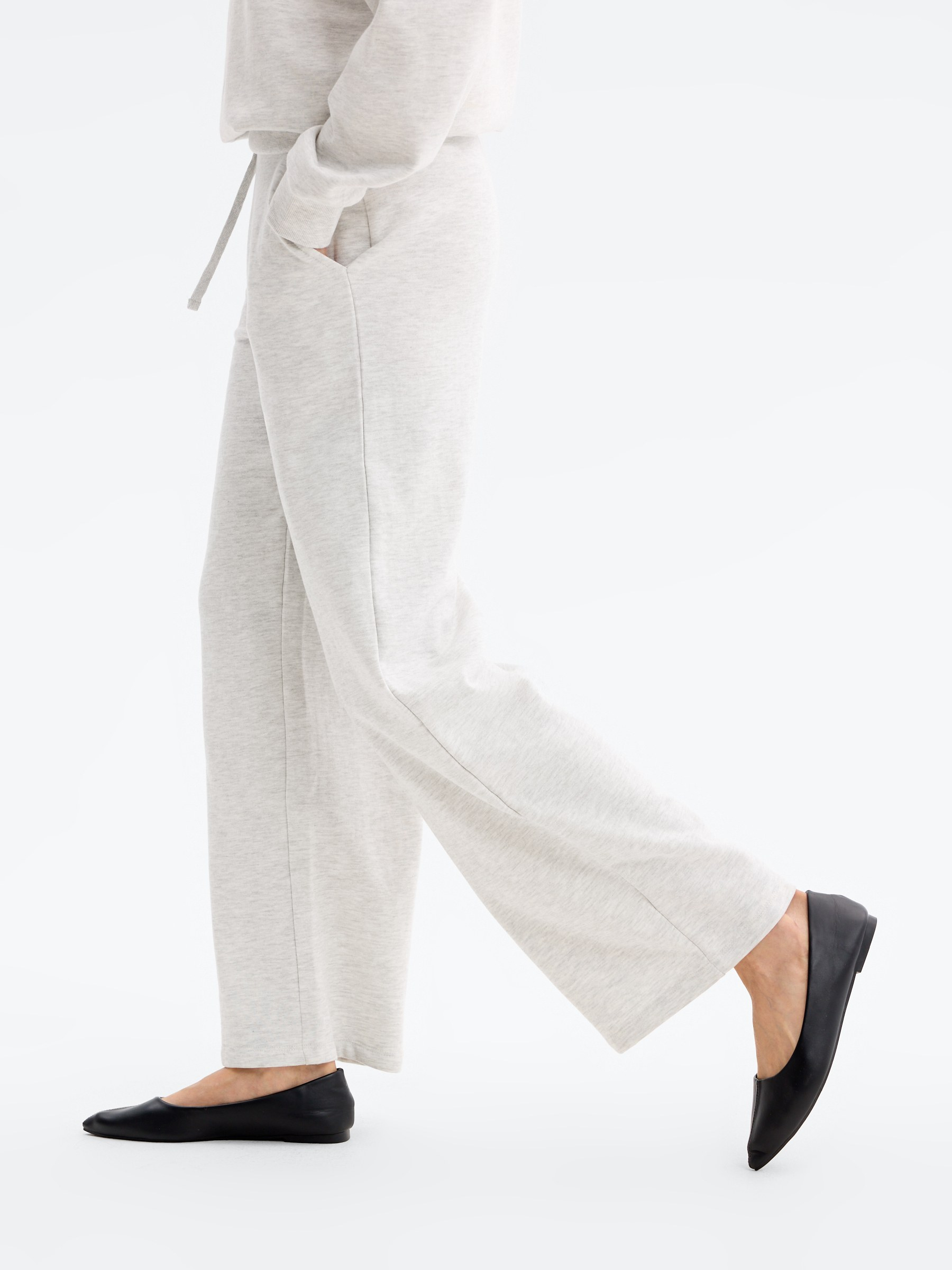 Pantalón chándal wide leg melange claro vista general frontal