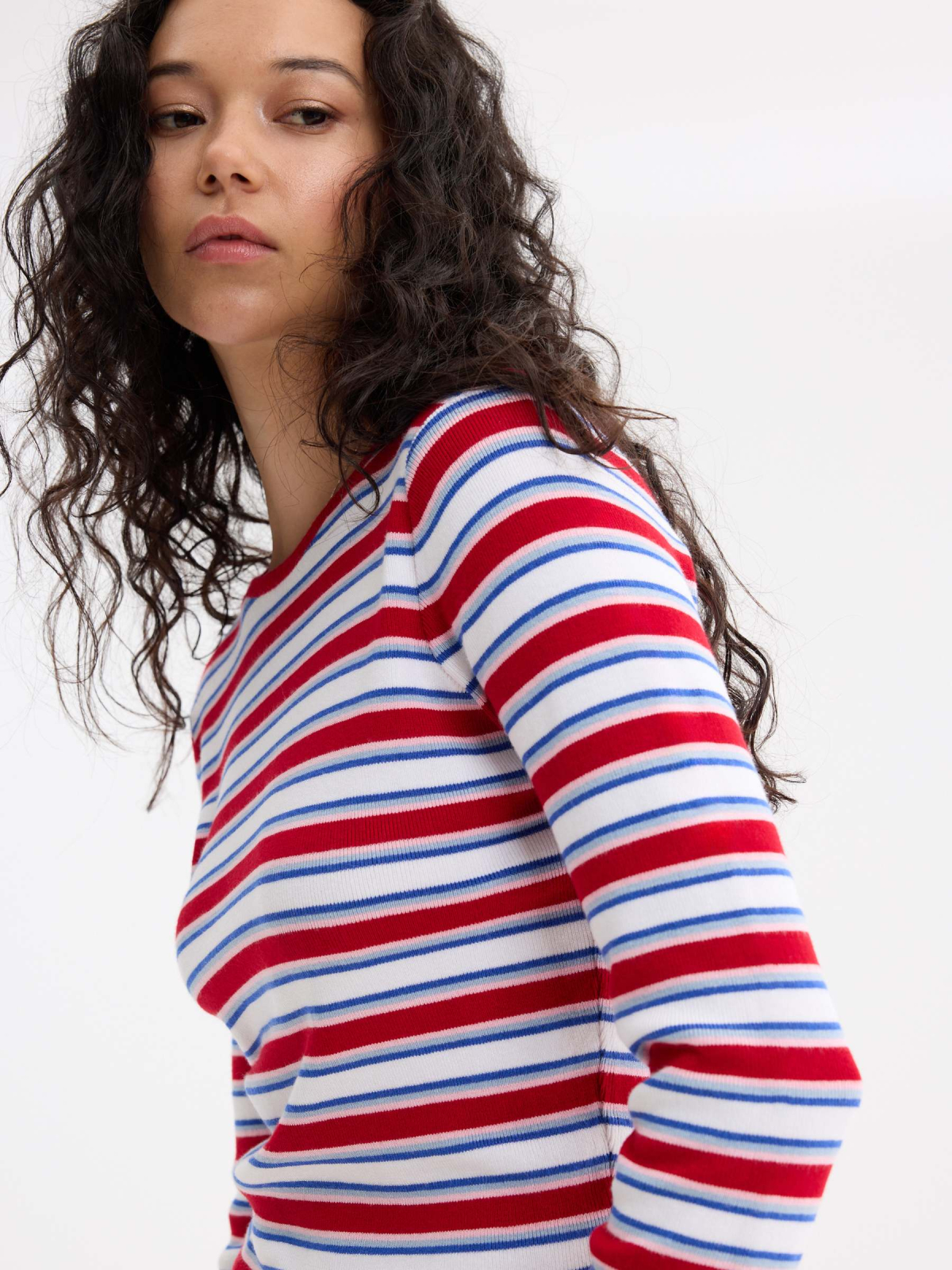 Jersey rayas slim casual carmín vista detalle