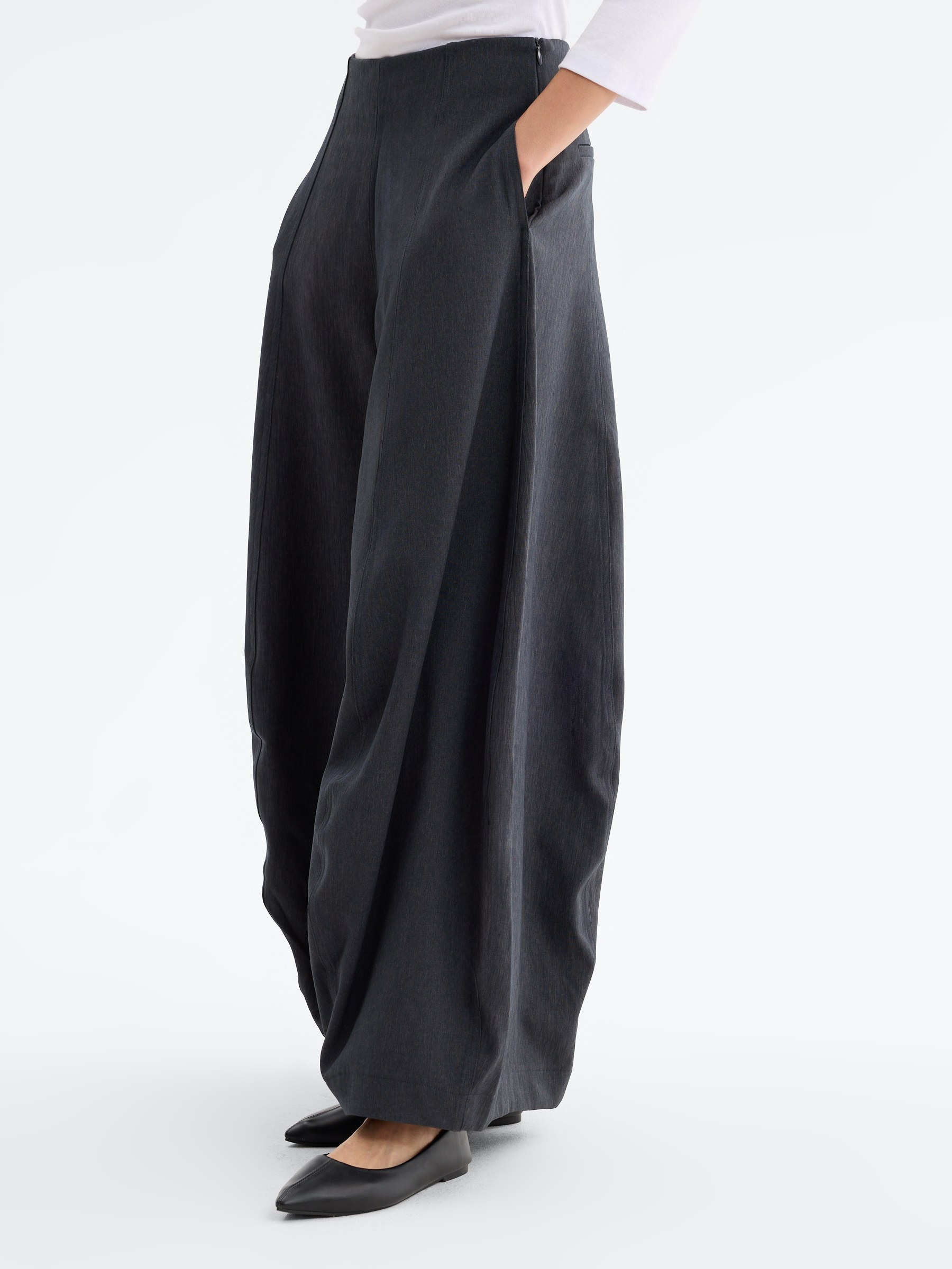 Calça wide leg casual cinza meio vista geral frontal