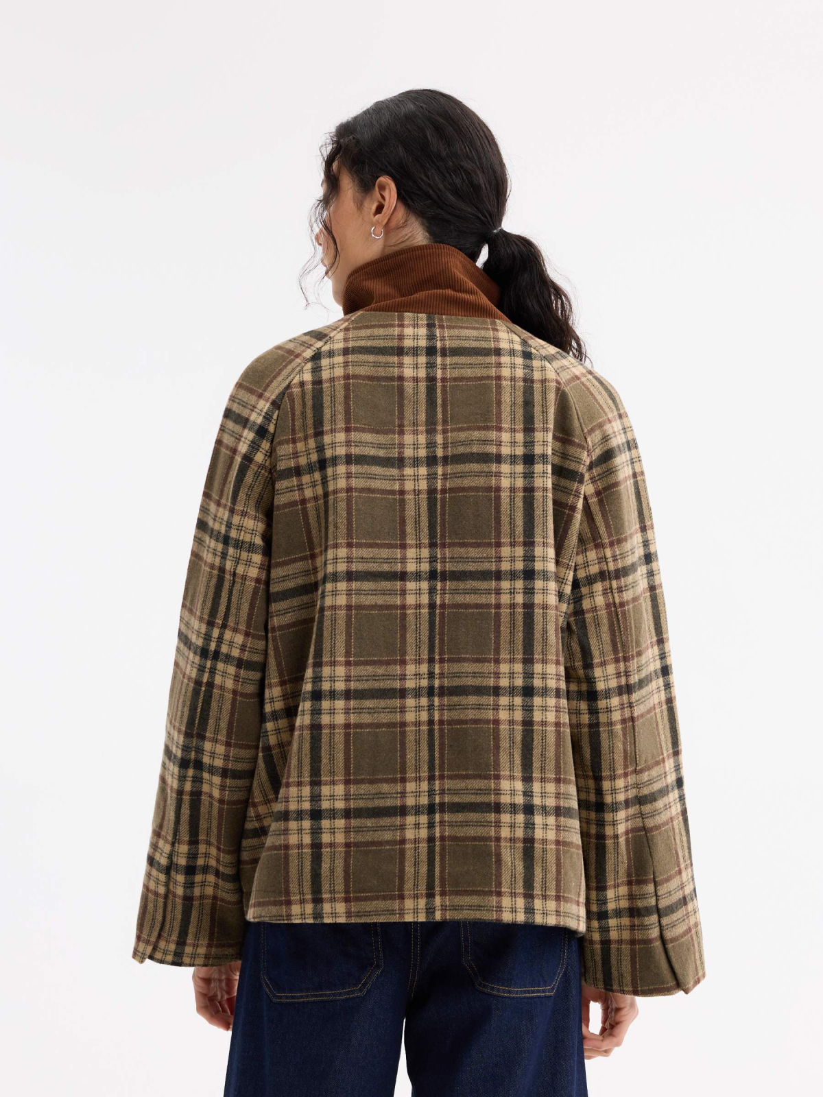 Short oversized plaid trench khaki middle back view