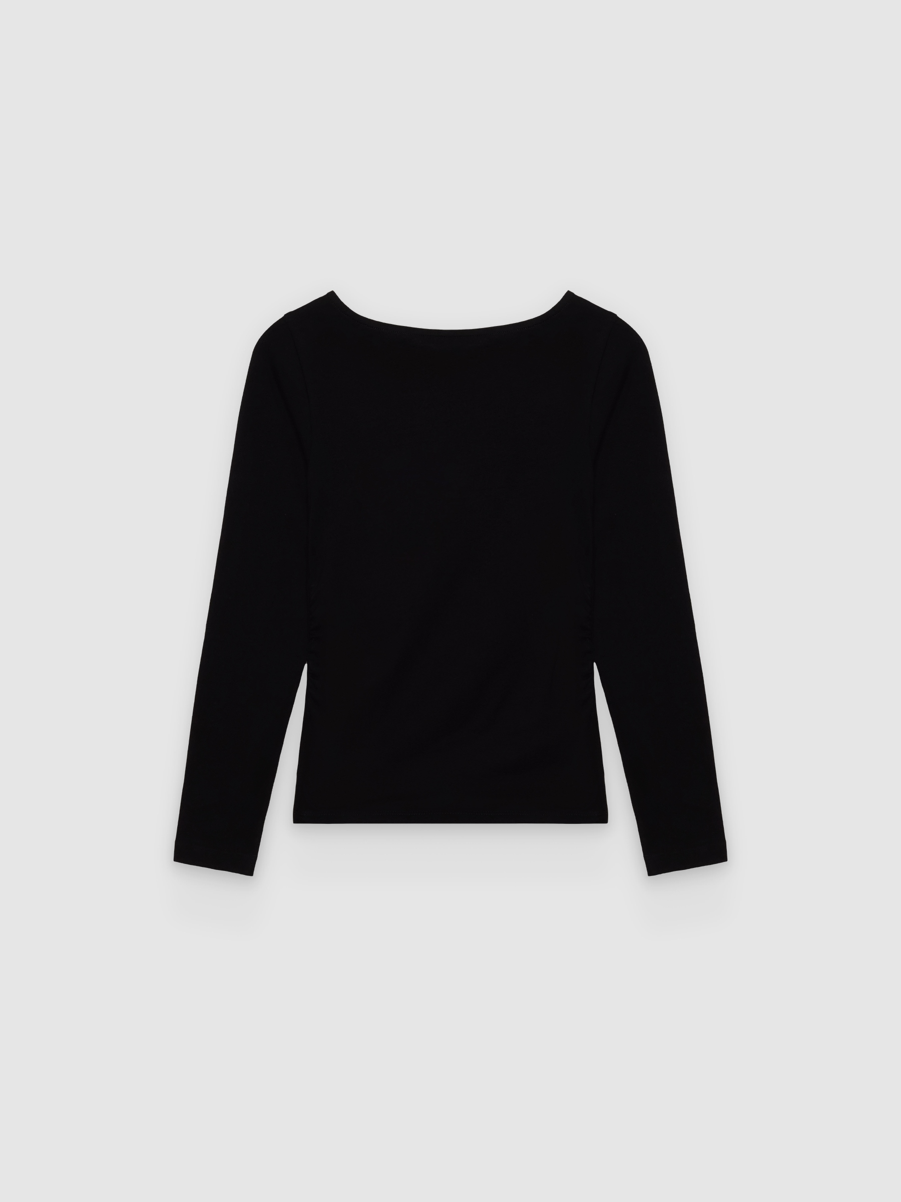 Camiseta manga longa franzido preto vista meia frontal