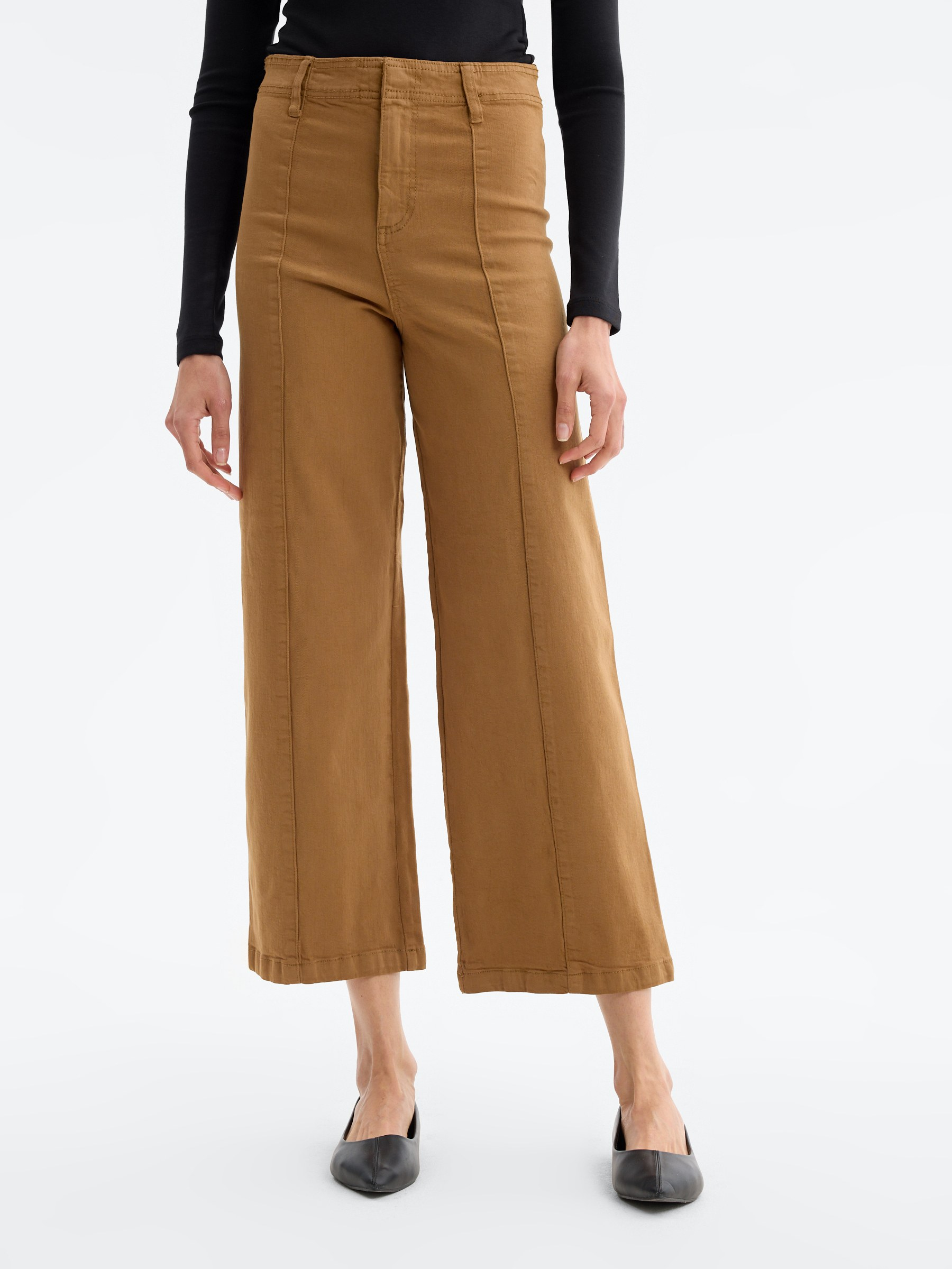 Pantalón culotte tiro alto marrón vista general frontal