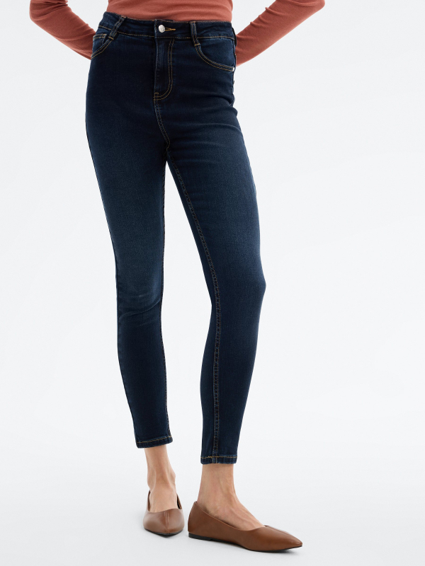 Jeans slim tiro alto azul oscuro vista media frontal
