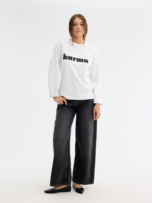 Long sleeve t-shirt karma print white front view