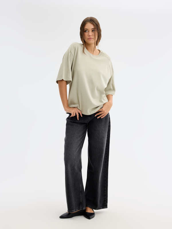 Camiseta oversize boxy fit verde grisáceo vista general frontal