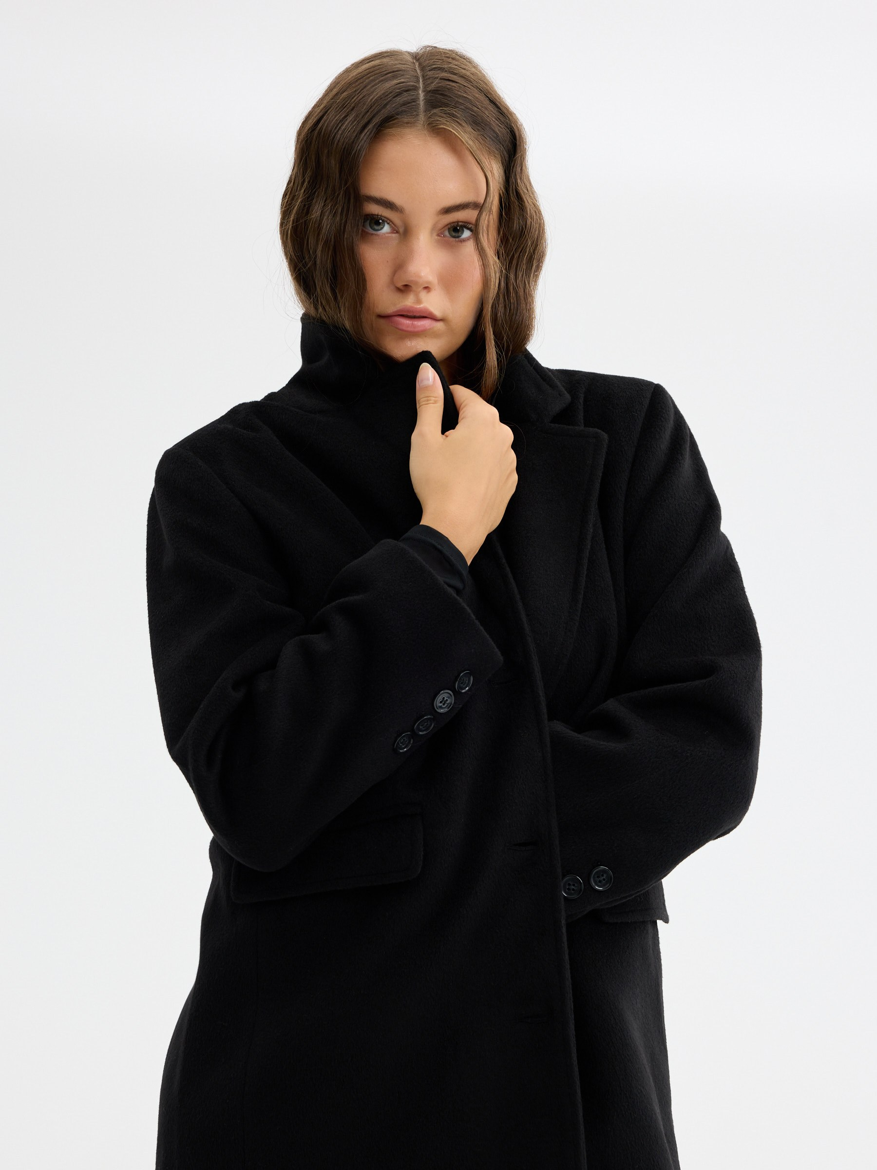 Long wool coat black middle front view