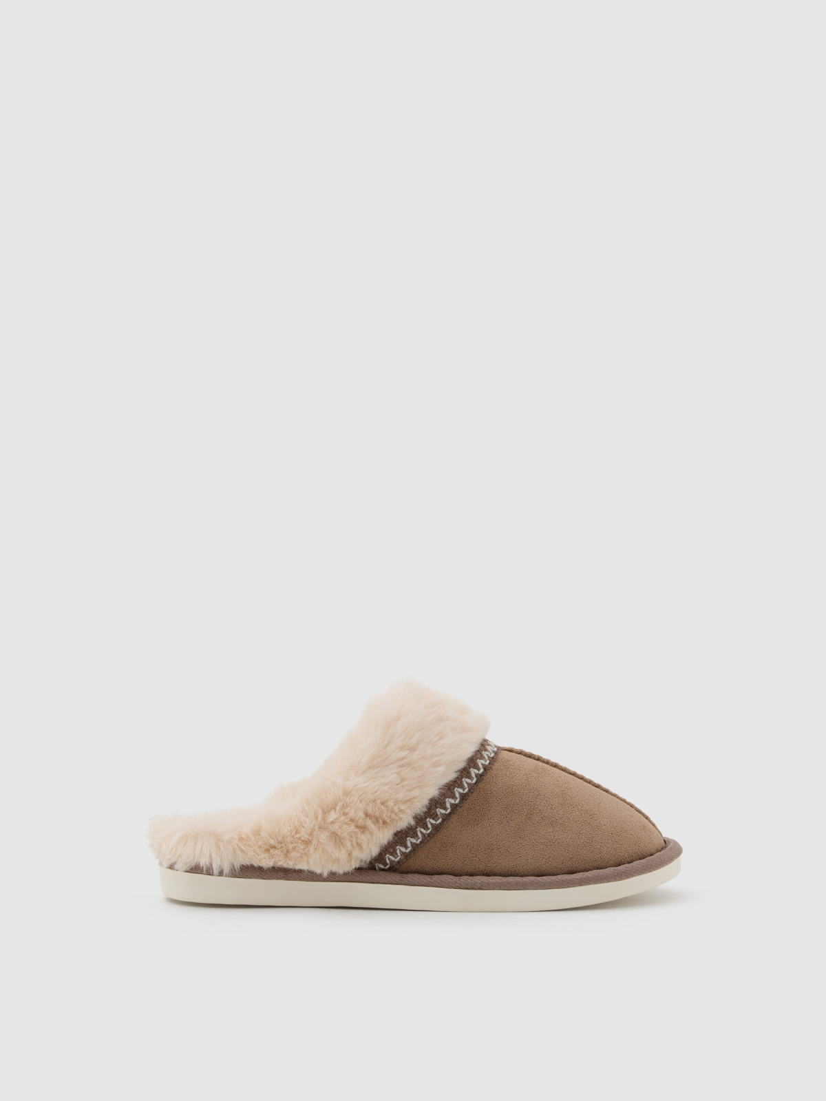 Backless slippers with fur brown front view