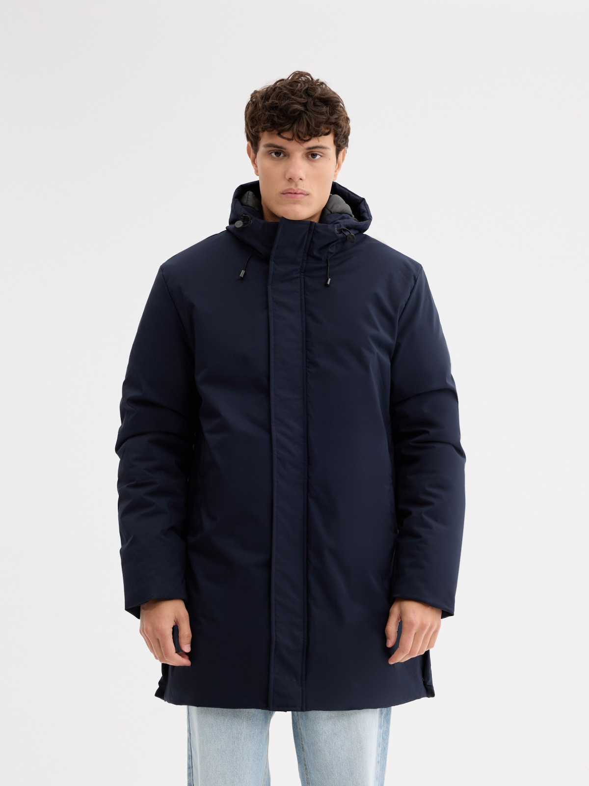 Parka de náilon lisa azul marinho vista meia frontal