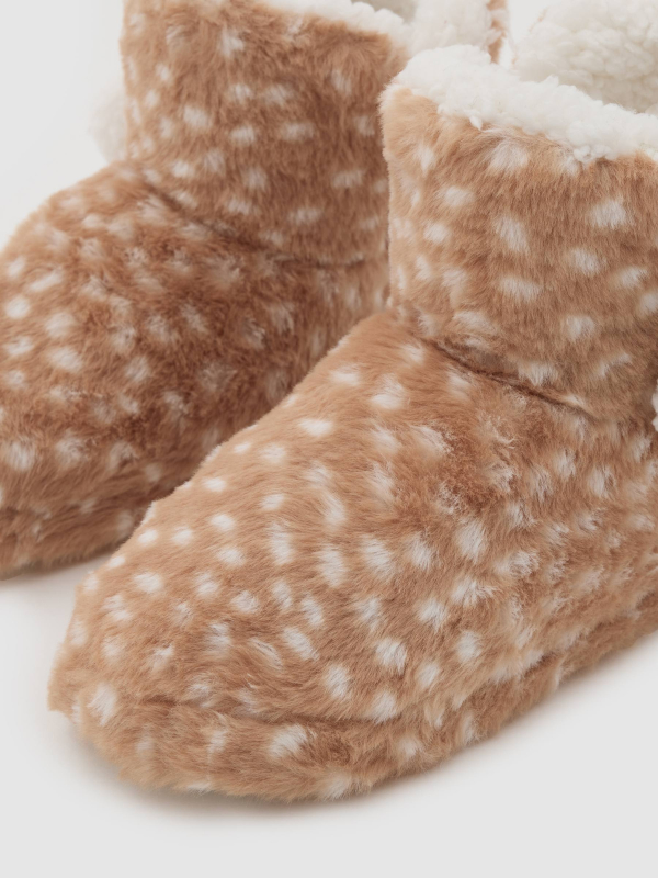 Animal print fur ankle sneakers brown detail view