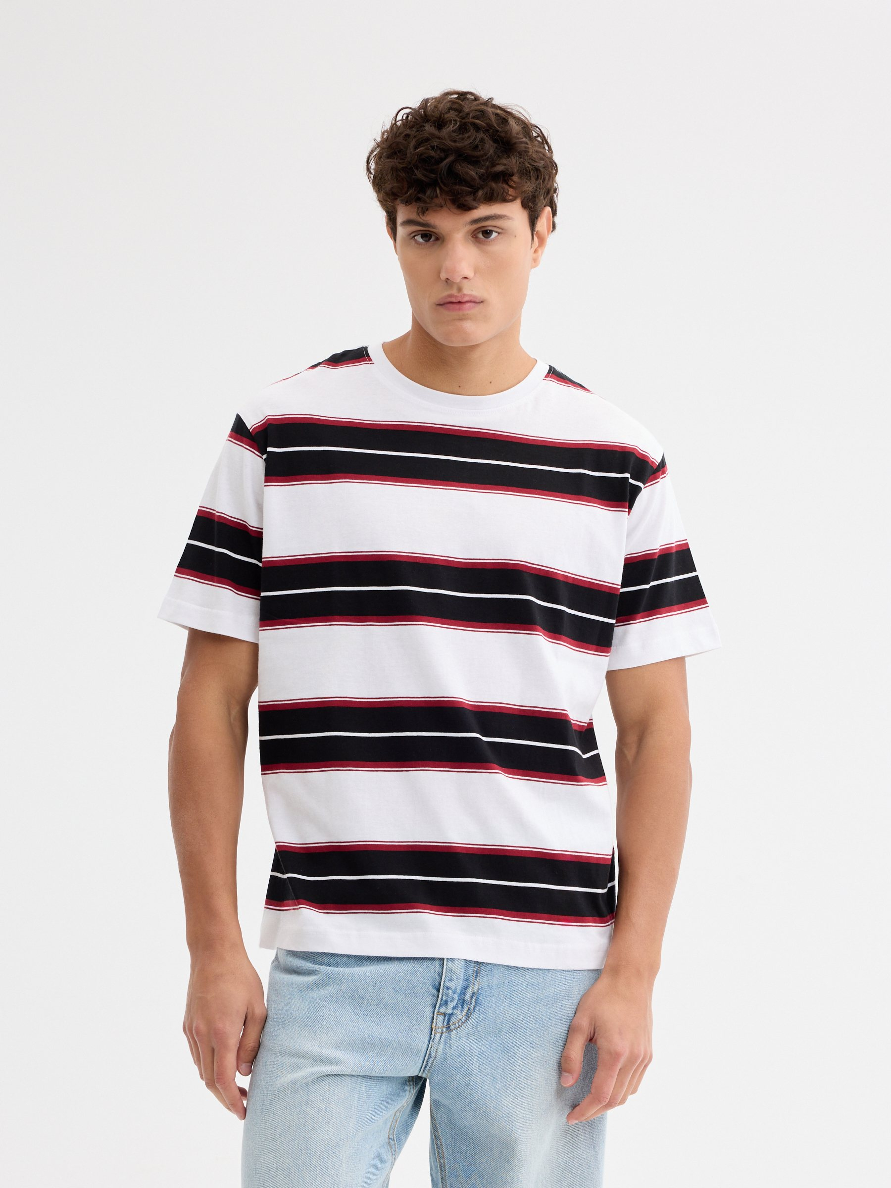 Striped T-shirt with crew neck white middle front view