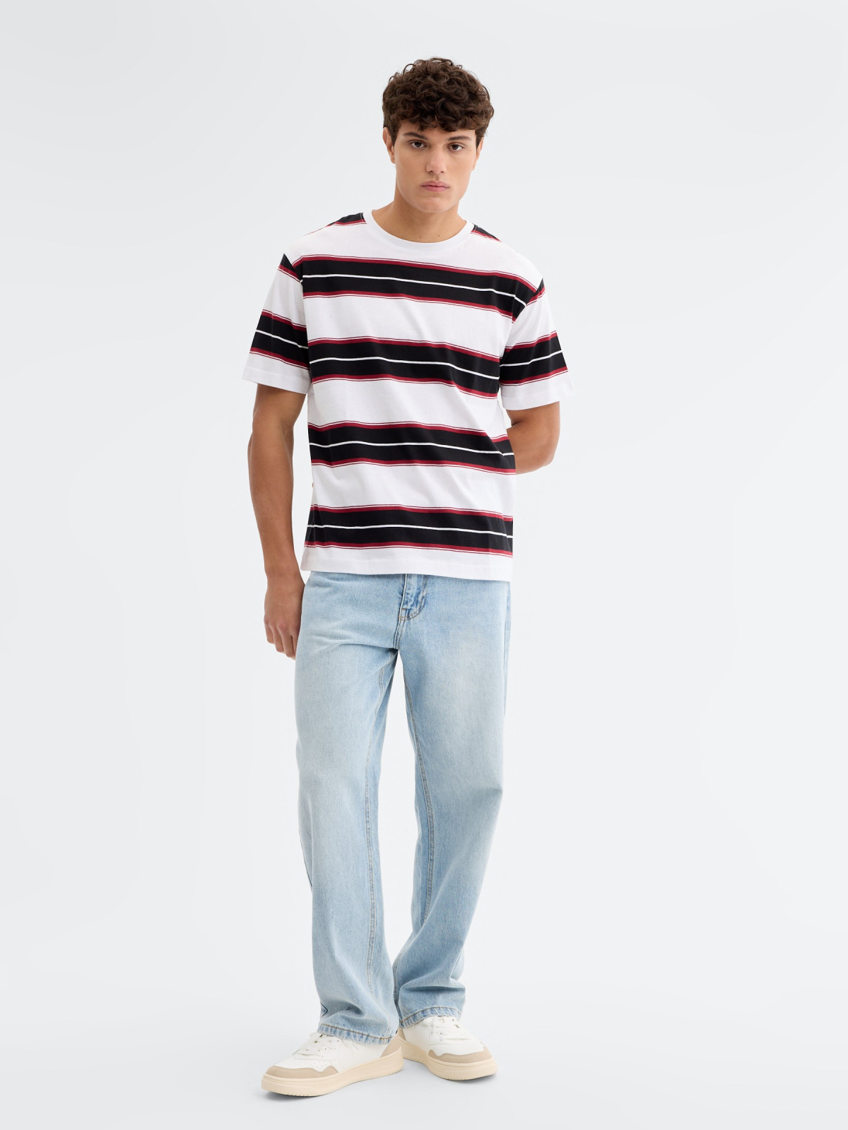 Striped T-shirt with crew neck white front view