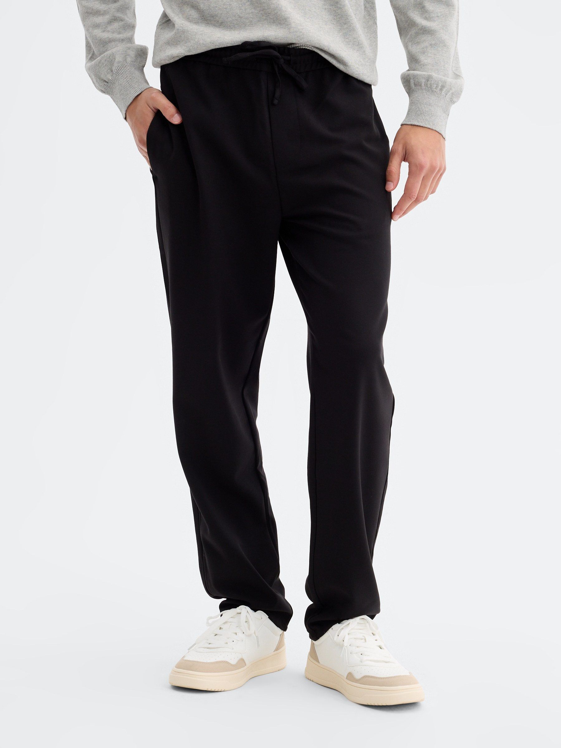 Calça jogger regular cintura alta preto vista geral frontal