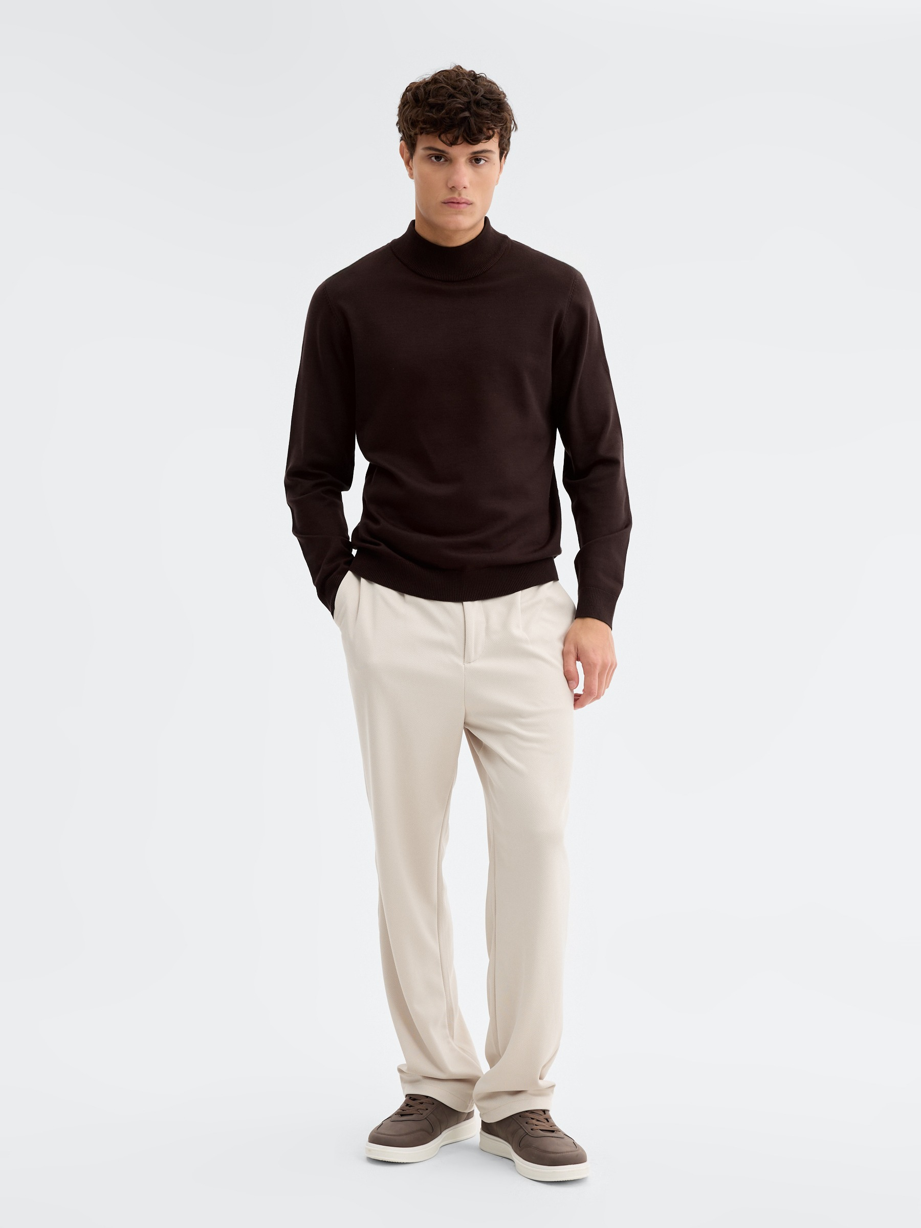 Pantalón chino de poliéster tiro alto crudo vista general frontal